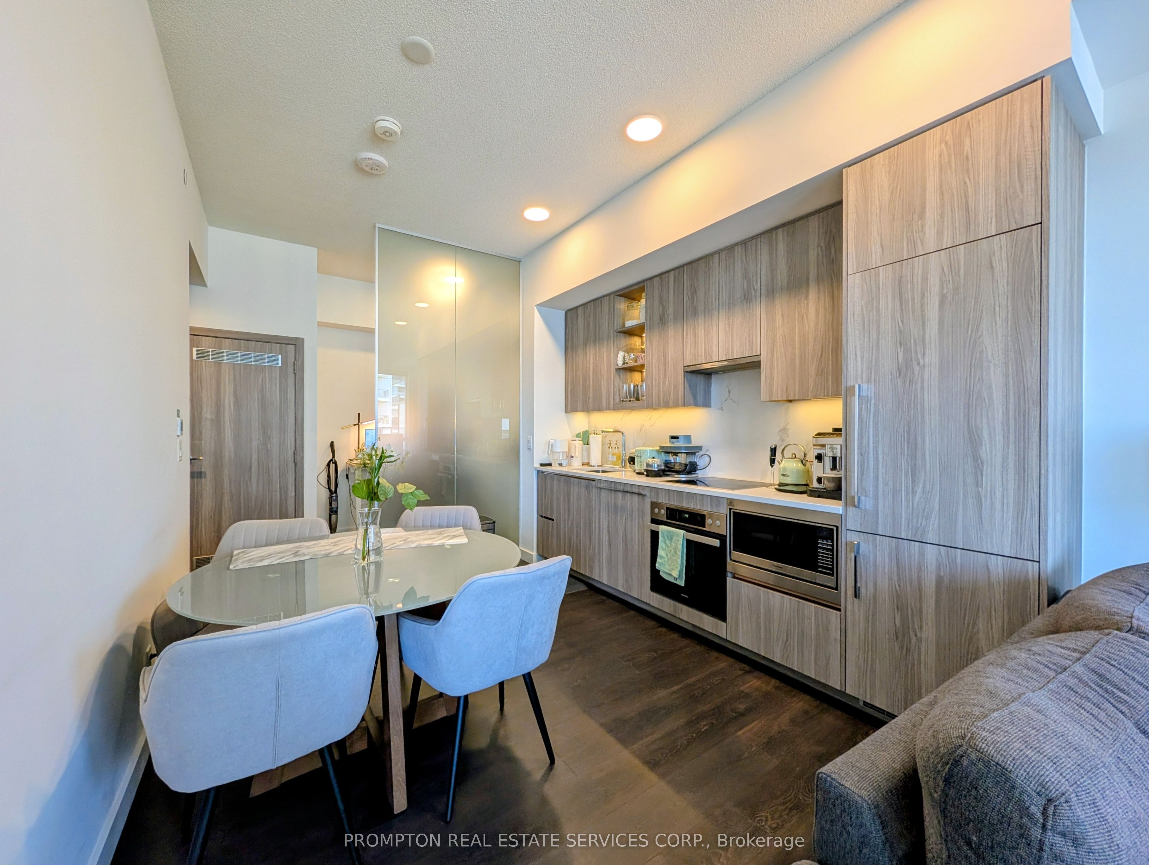 Unit 601 - 27 McMahon Drive, North York 5