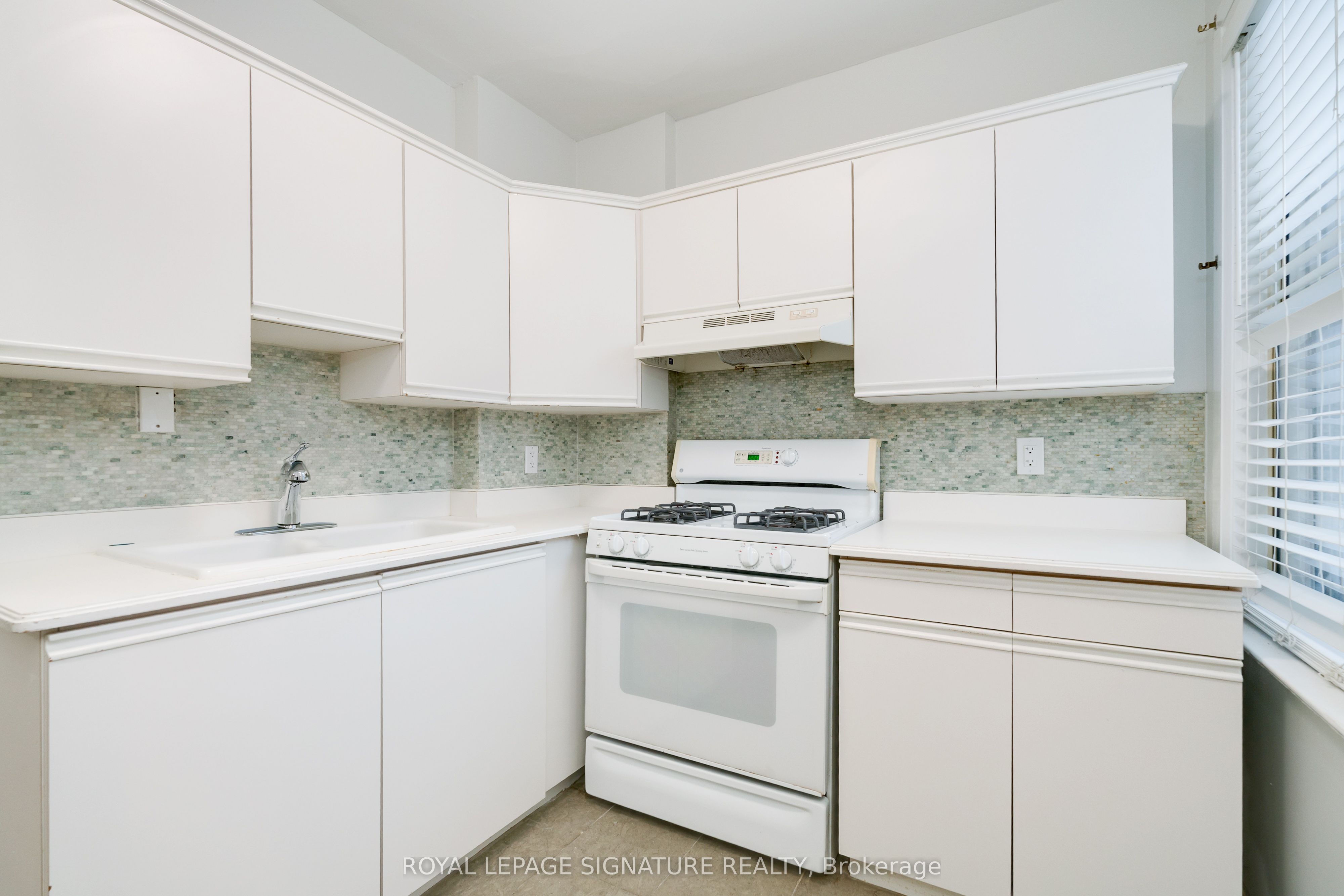 Unit Unit 2 - 27 Hillsboro Avenue, Toronto 5