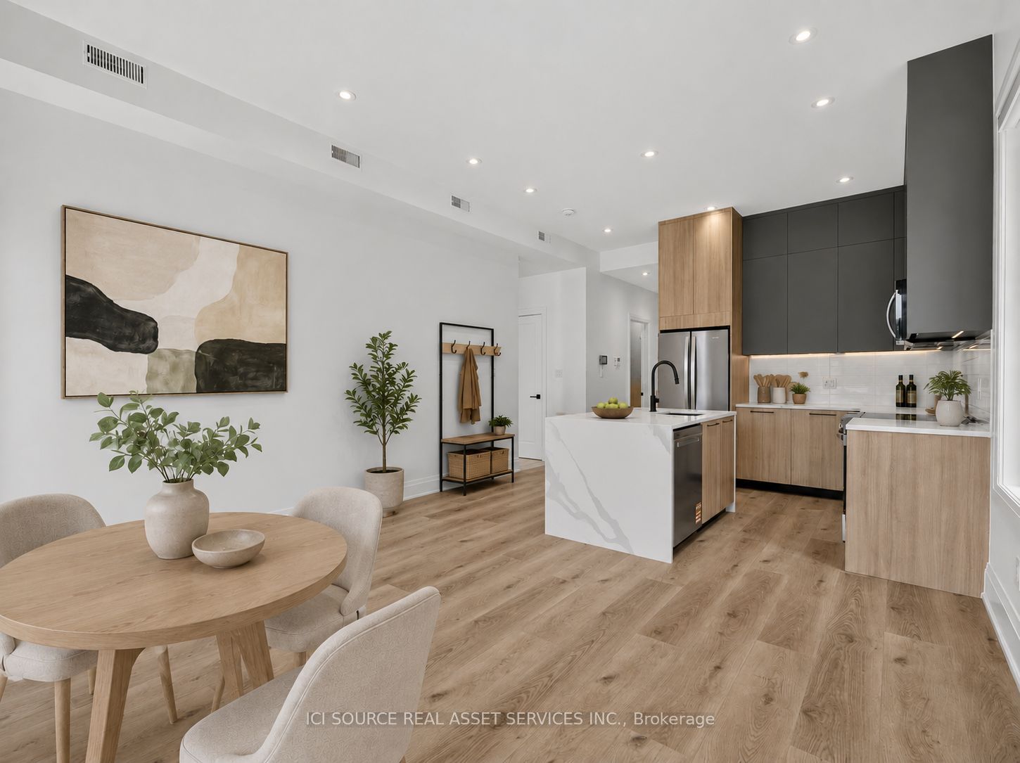 Unit Unit 2 - 28 Norcross Road, North York 4