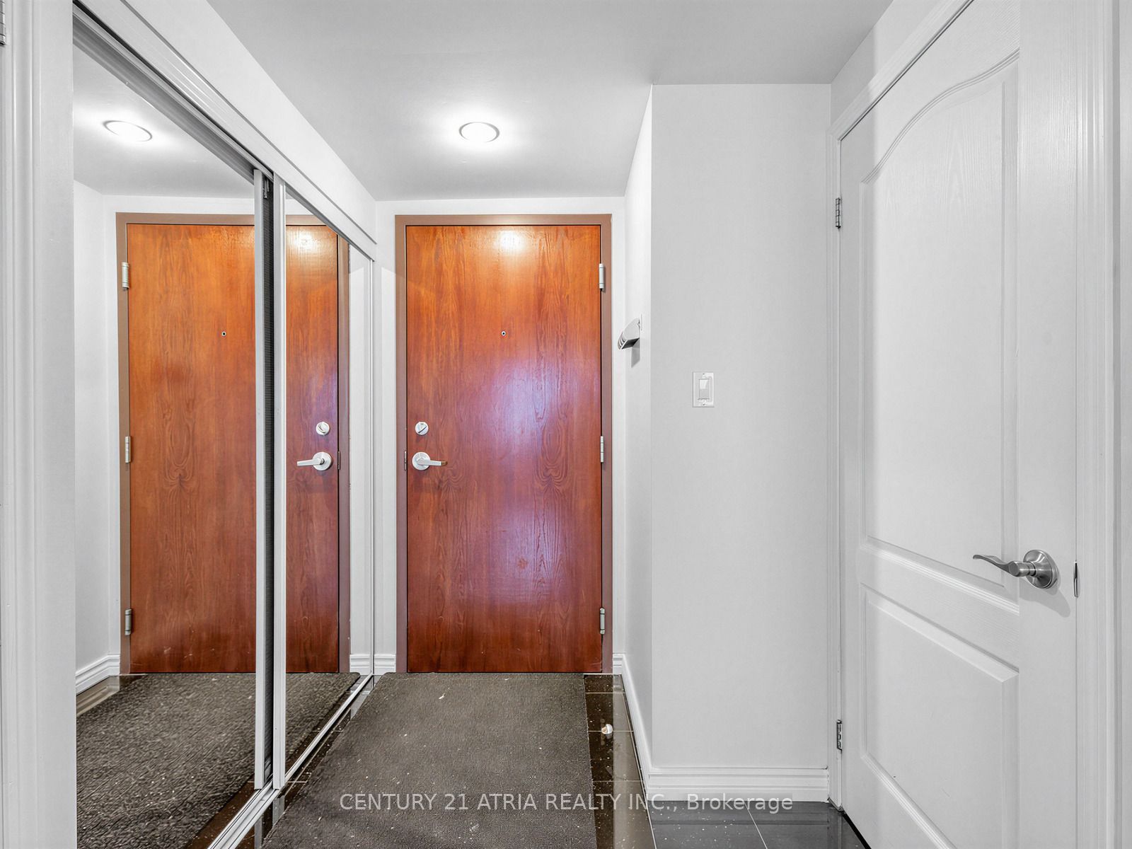 Unit 601 - 263 Wellington Street W, Toronto 4