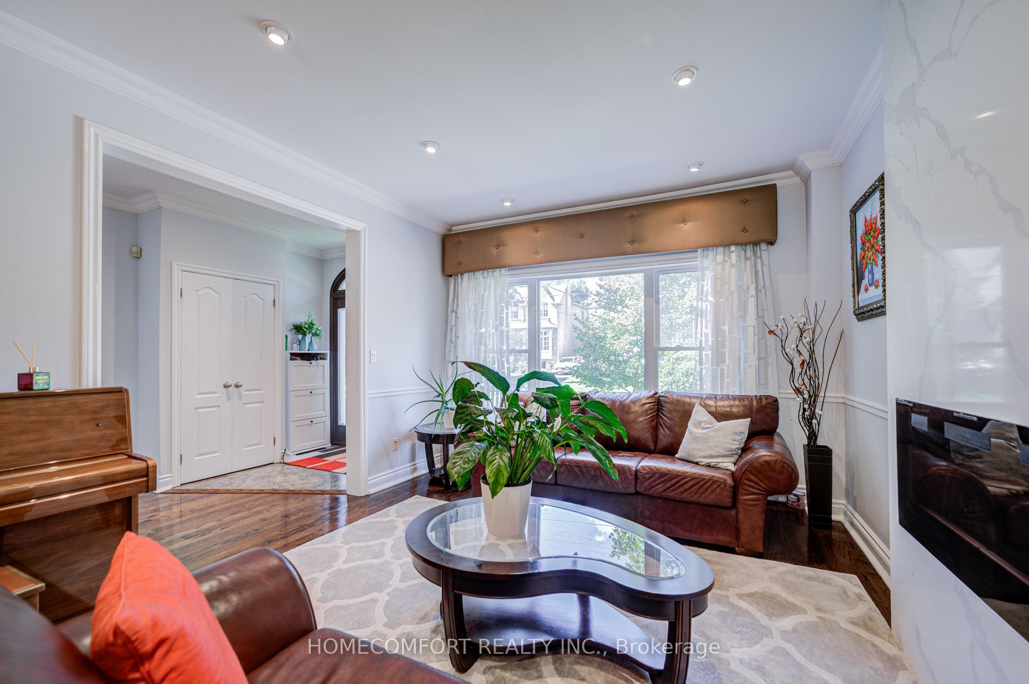 319 Rumsey Road, Toronto 4