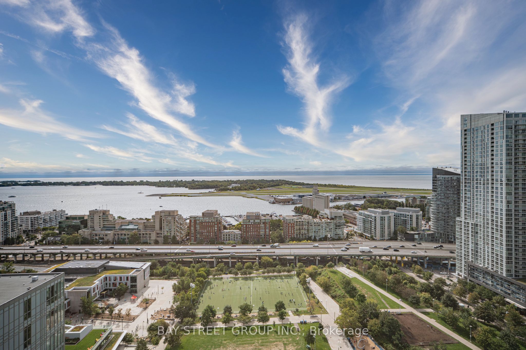 Unit 3206 - 15 Iceboat Terrace, Toronto 4