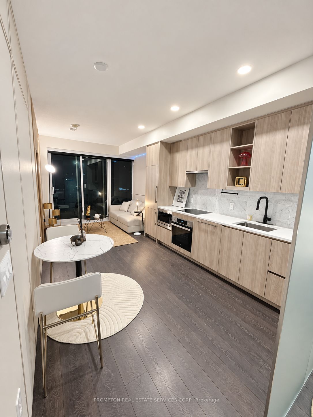 Unit 907 - 85 McMahon Drive, North York 5