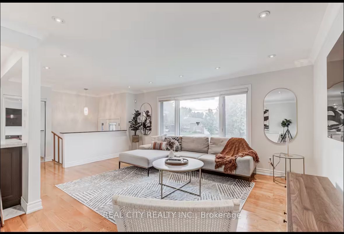 Unit Main - 96 Wyndcliff Crescent, North York 2