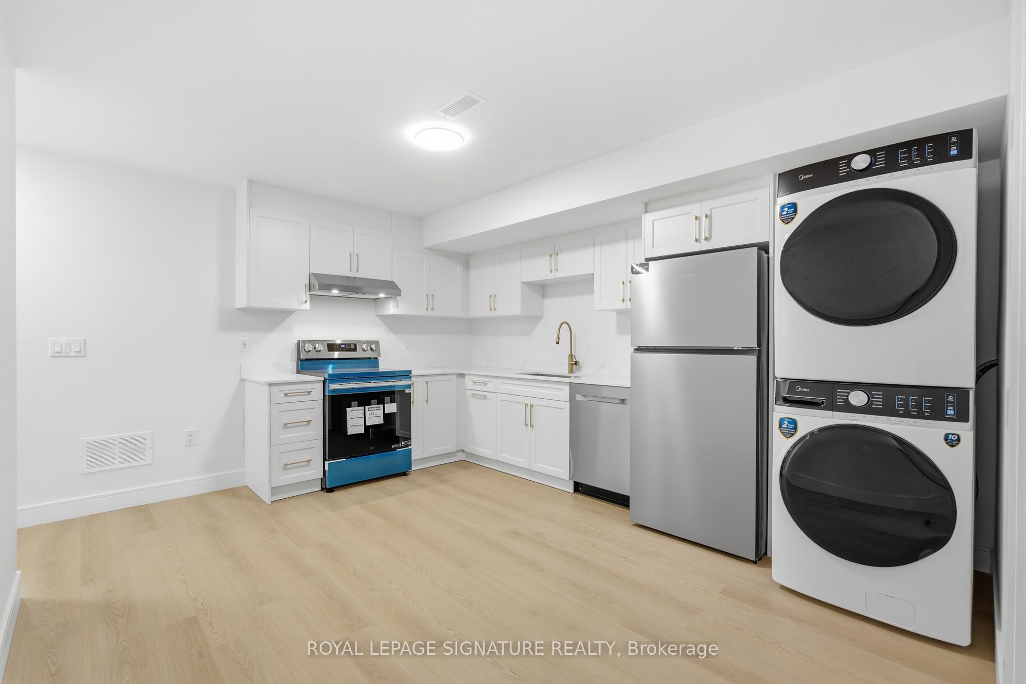 Unit 1A - 53 Bishop Avenue, North York 2