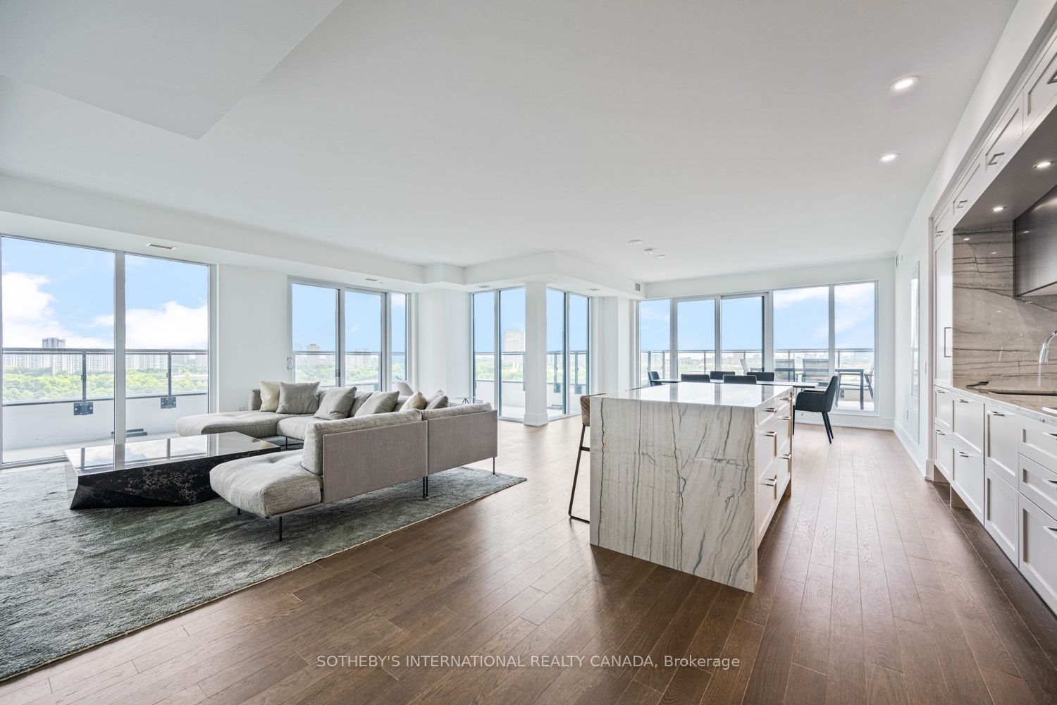 Unit 1109 - 30 Inn on the Park Drive, North York 3