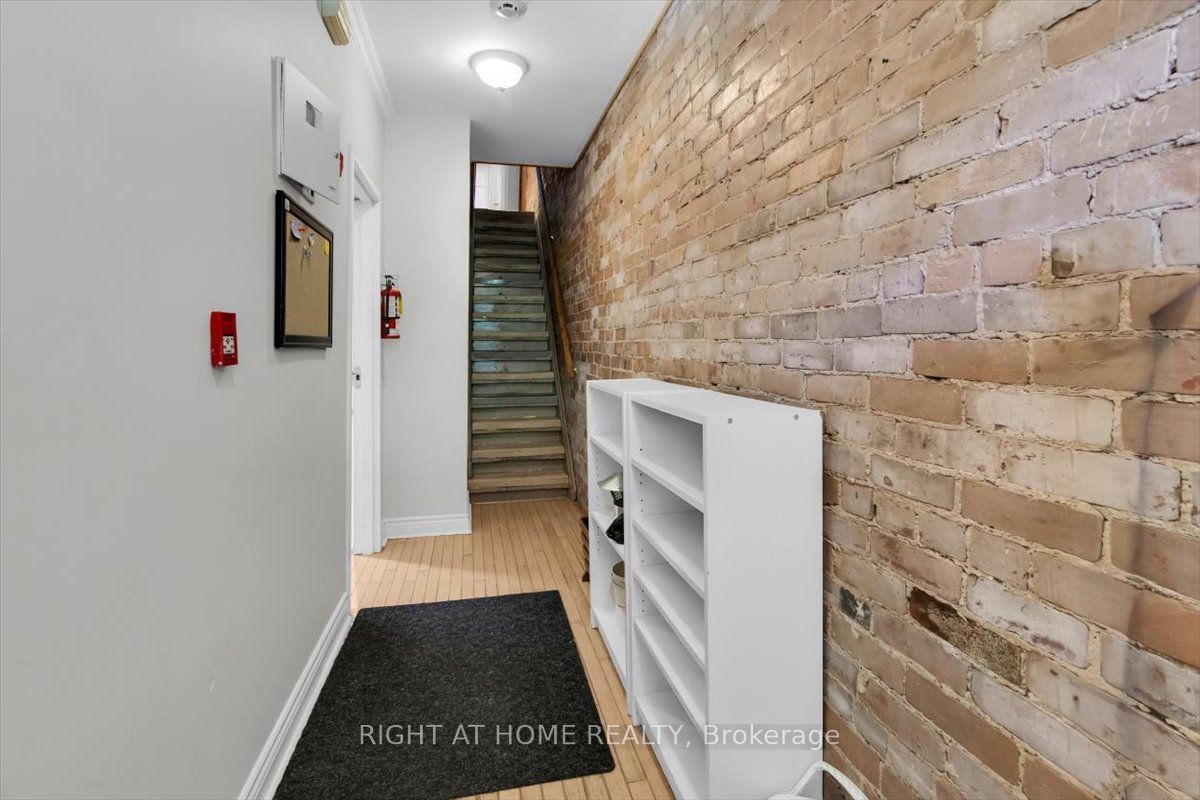 Unit Main & Lower - 182 Mutual Street, Toronto 5