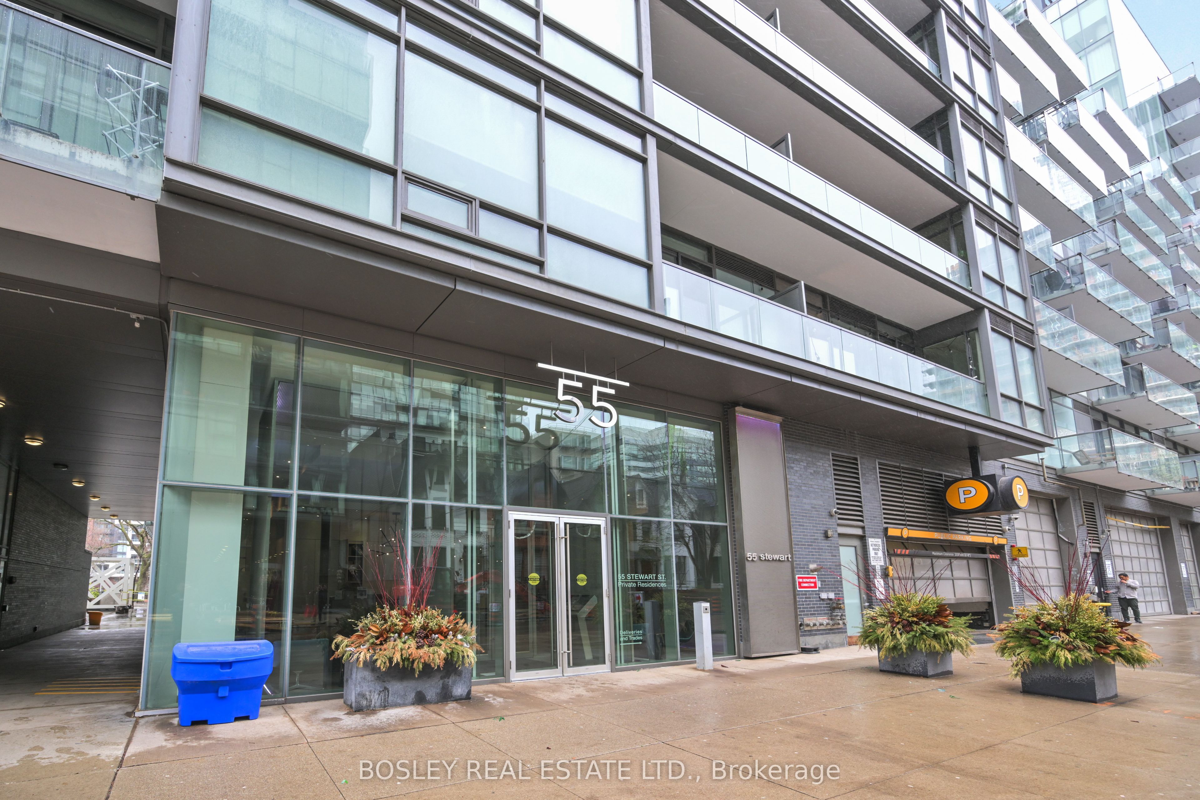 Unit 916 - 55 Stewart Street, Toronto 2