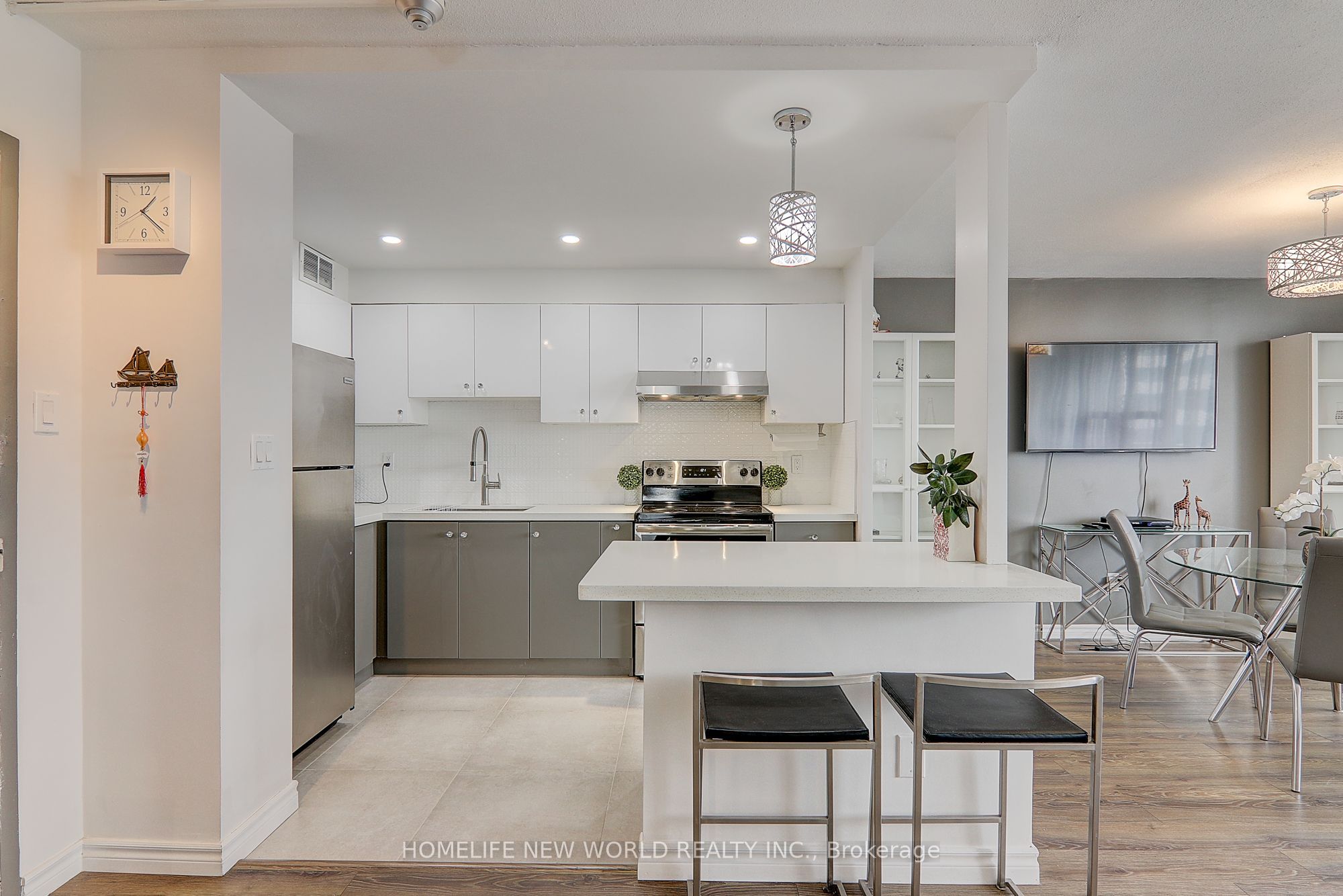 Unit 1412 - 10 Parkway Forest Drive, North York 4