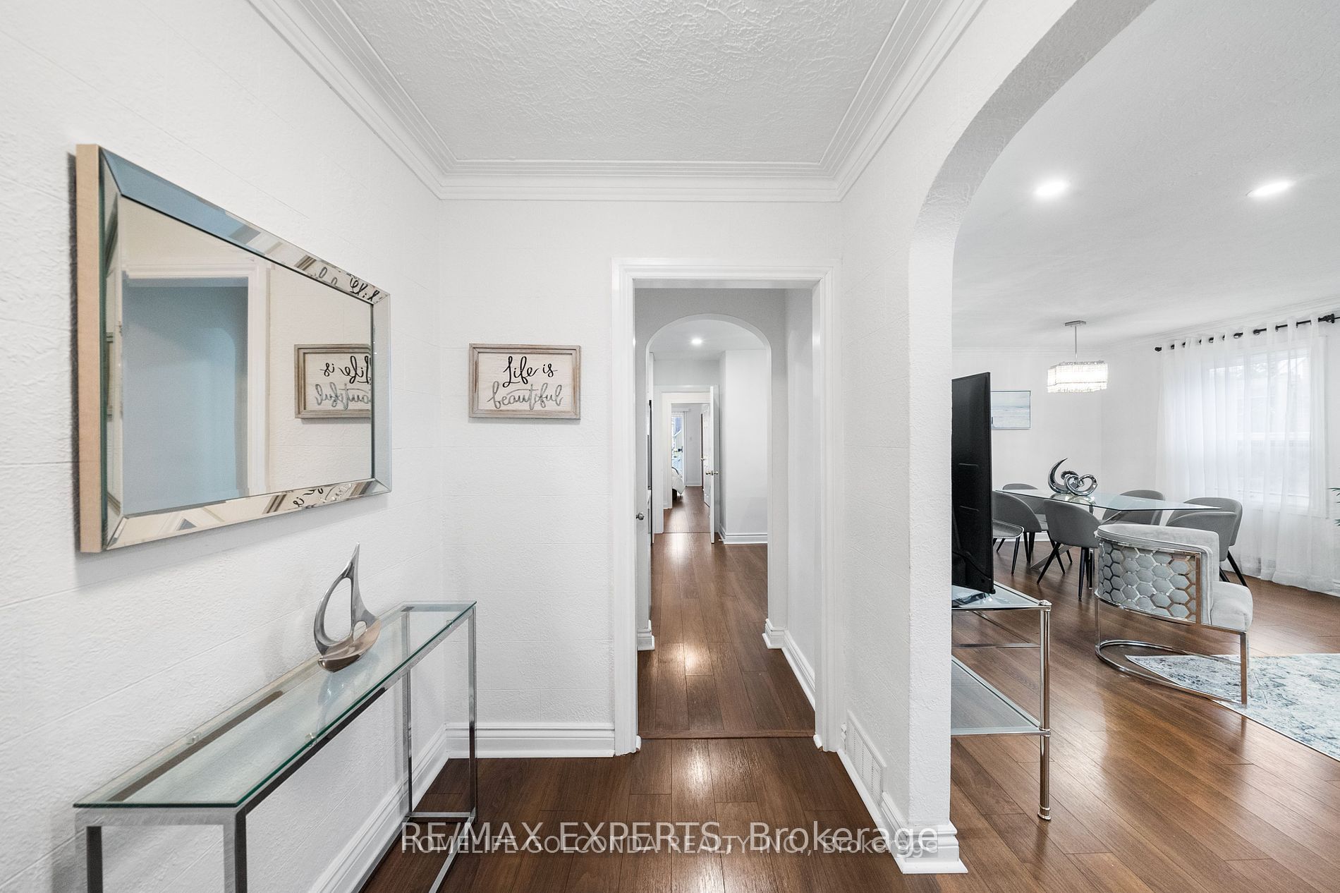 253 Bogert Avenue, North York 2