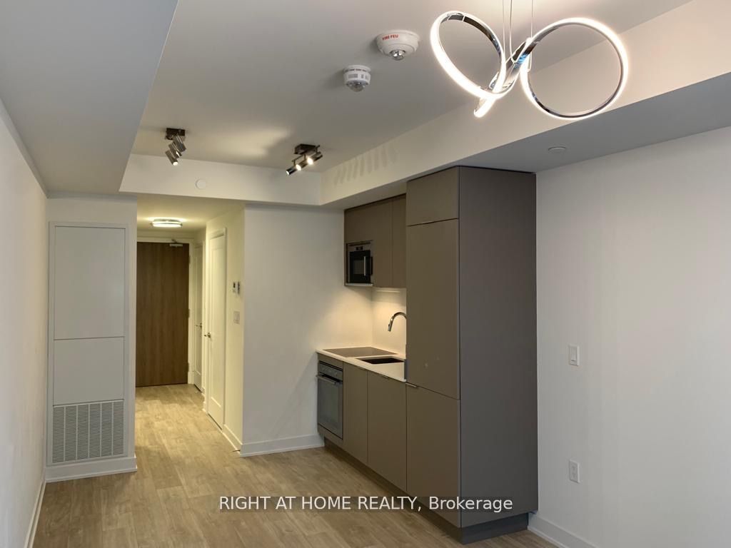 Unit 1416W - 27 Bathurst Street, Toronto 3