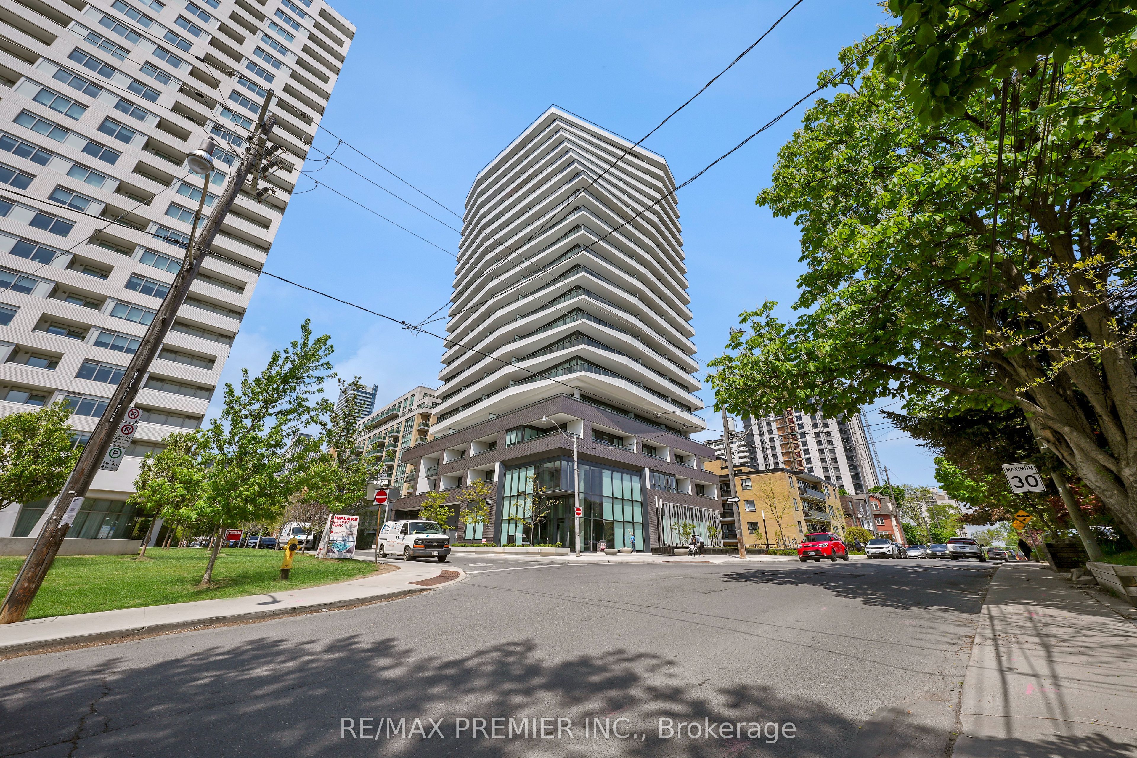Unit 503 - 11 Lillian Street, Toronto 2
