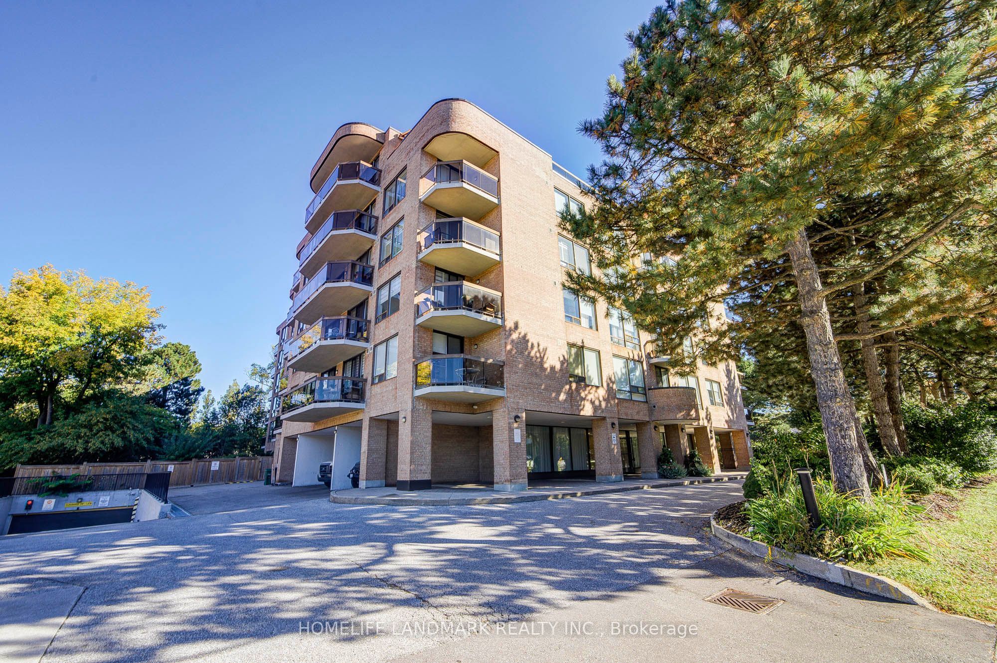 Unit 301 - 96 Fifeshire Road, North York 2