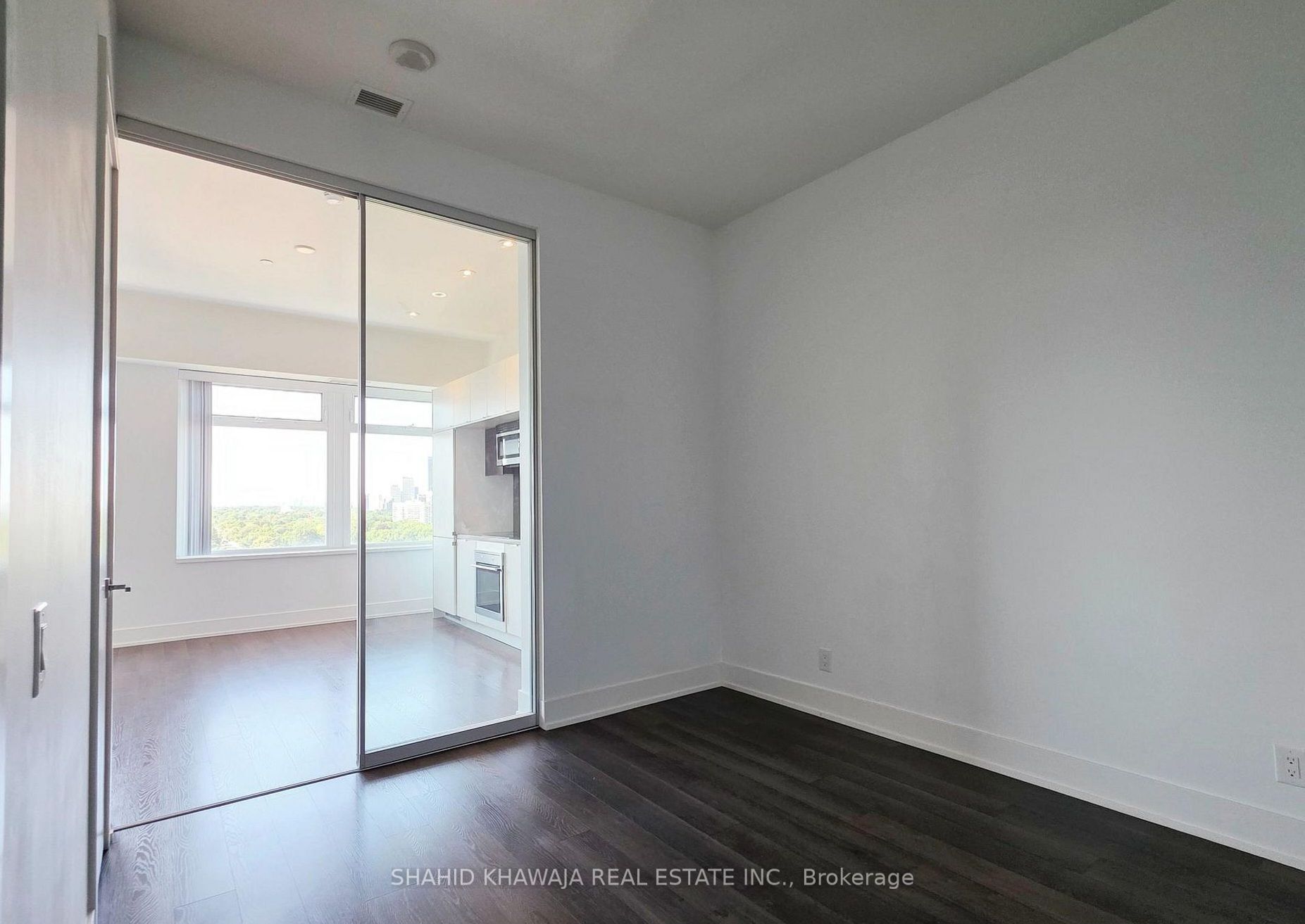 Unit 725 - 111 St Clair Avenue W, Toronto 4