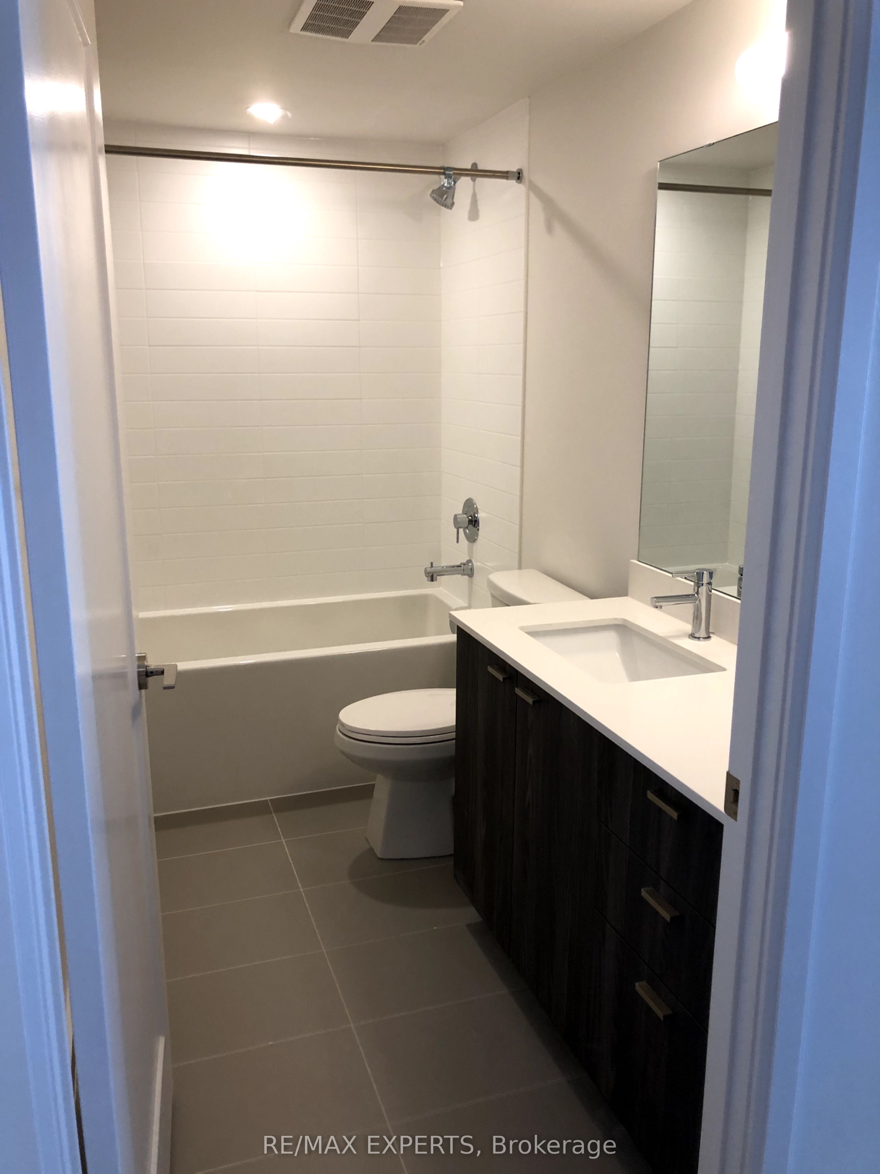 Unit 1214W - 27 Bathurst Street, Toronto 5