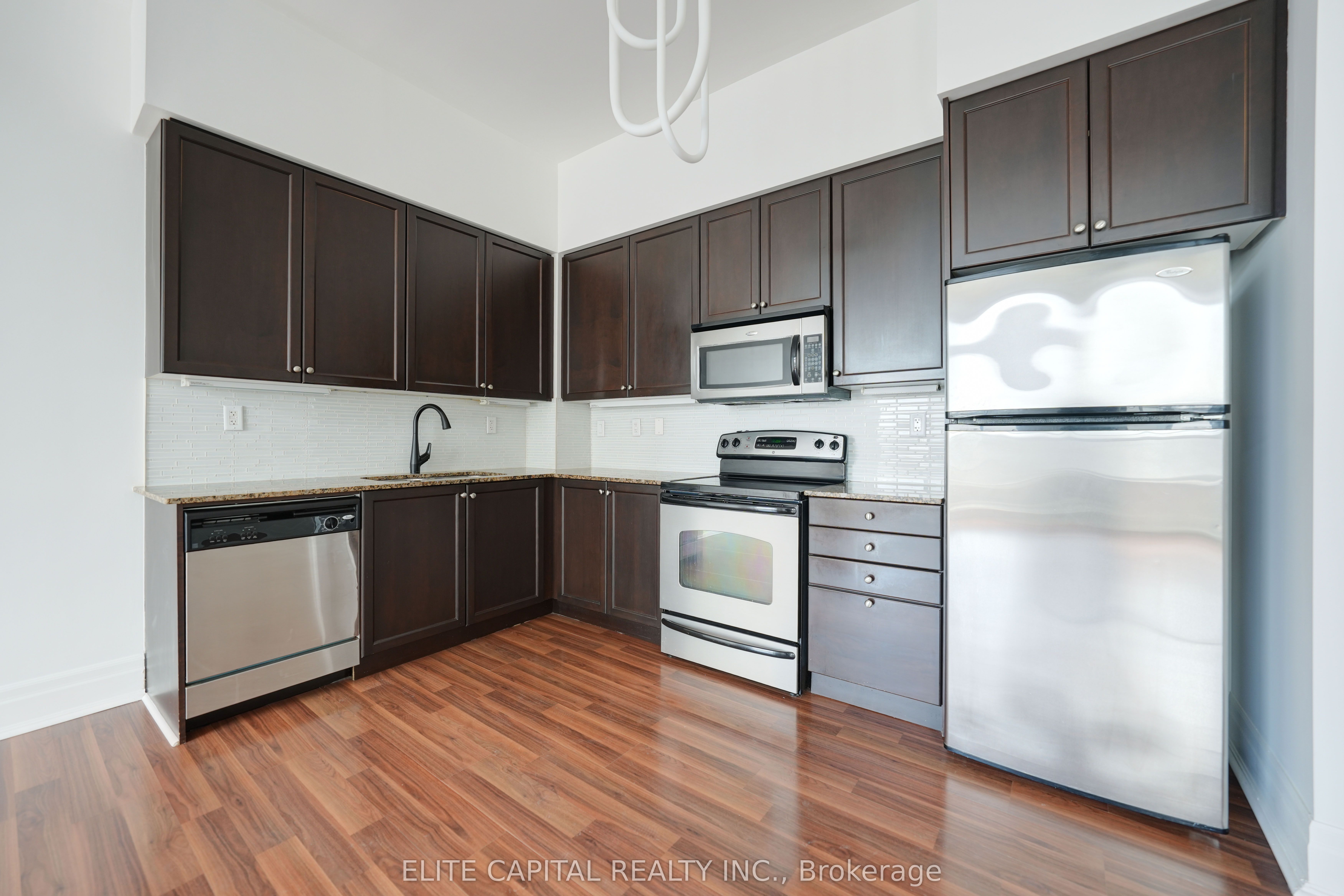 Unit 709 - 777 Steeles Avenue W, North York 4