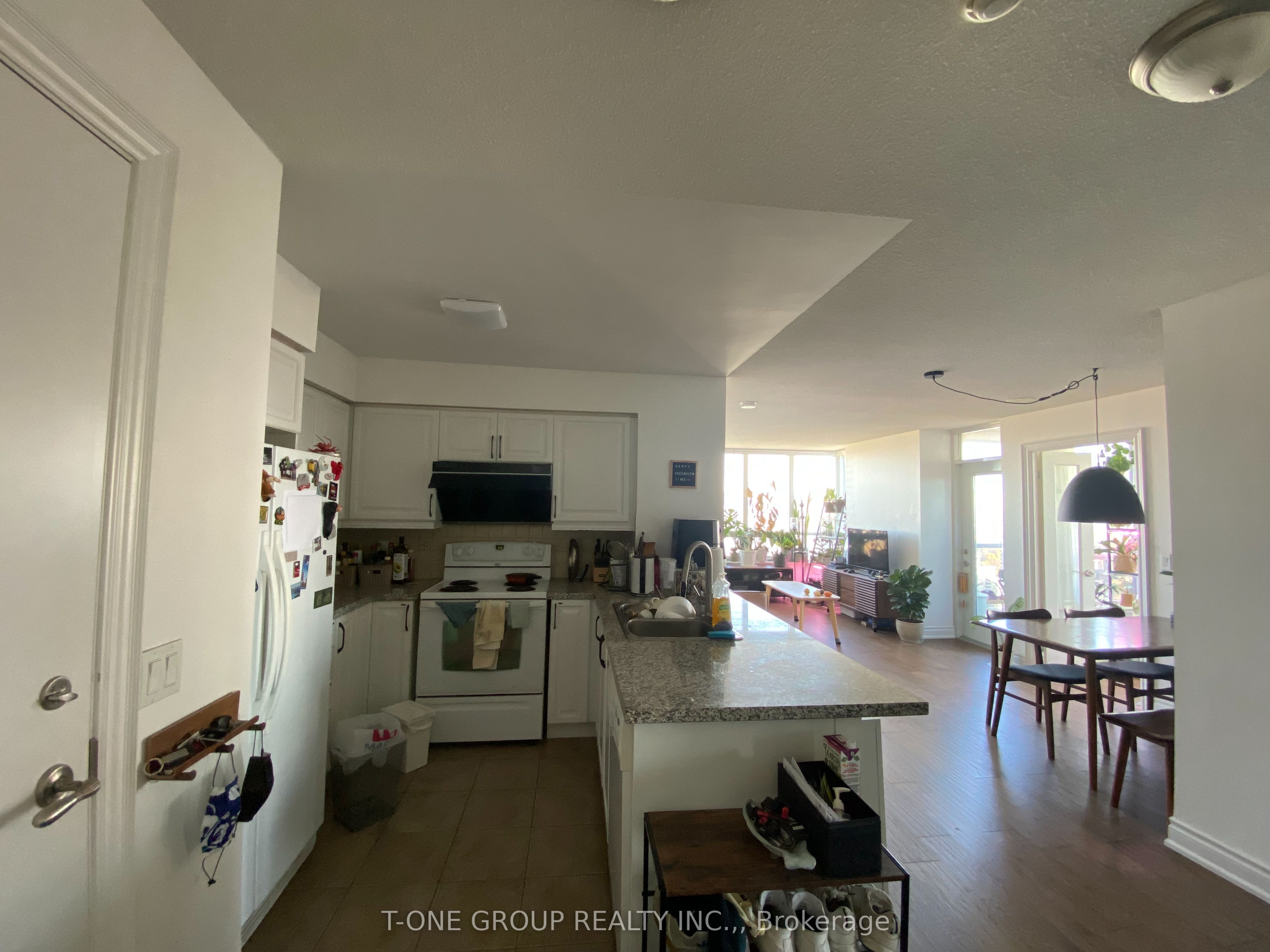 Unit 2713 - 15 Greenview Avenue, North York 4