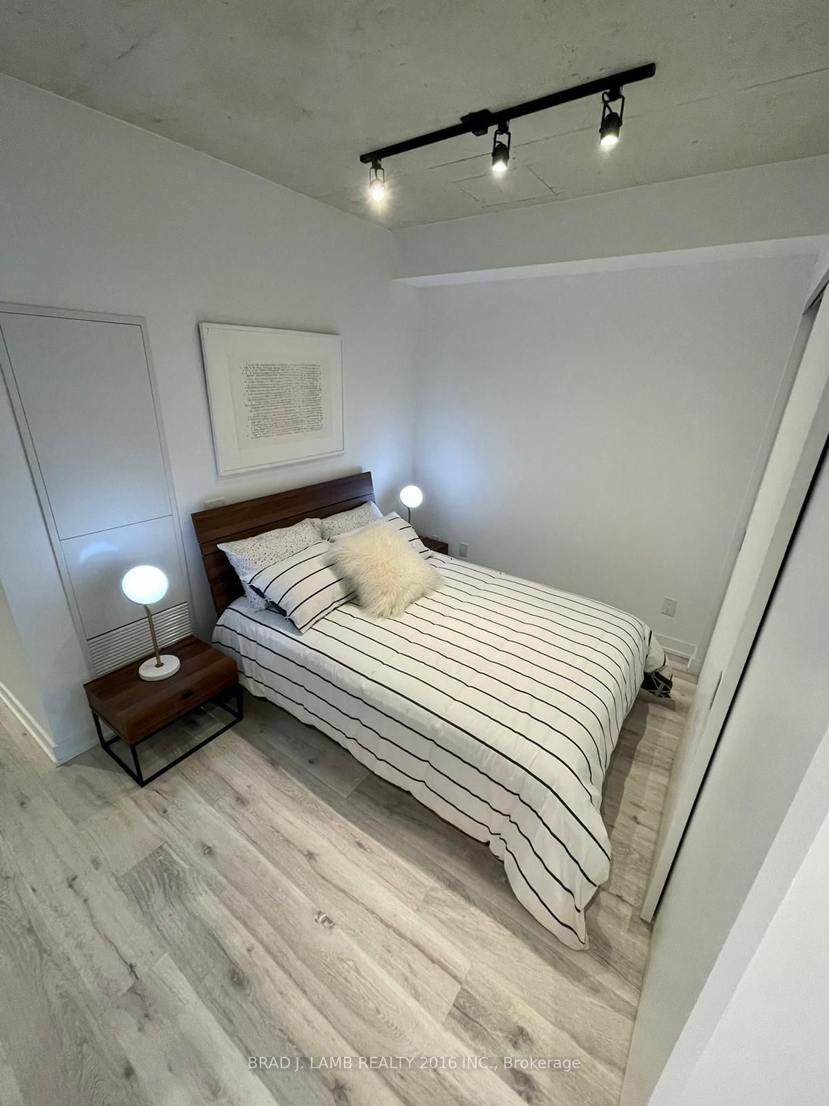 Unit 411 - 55 Ontario Street, Toronto 5