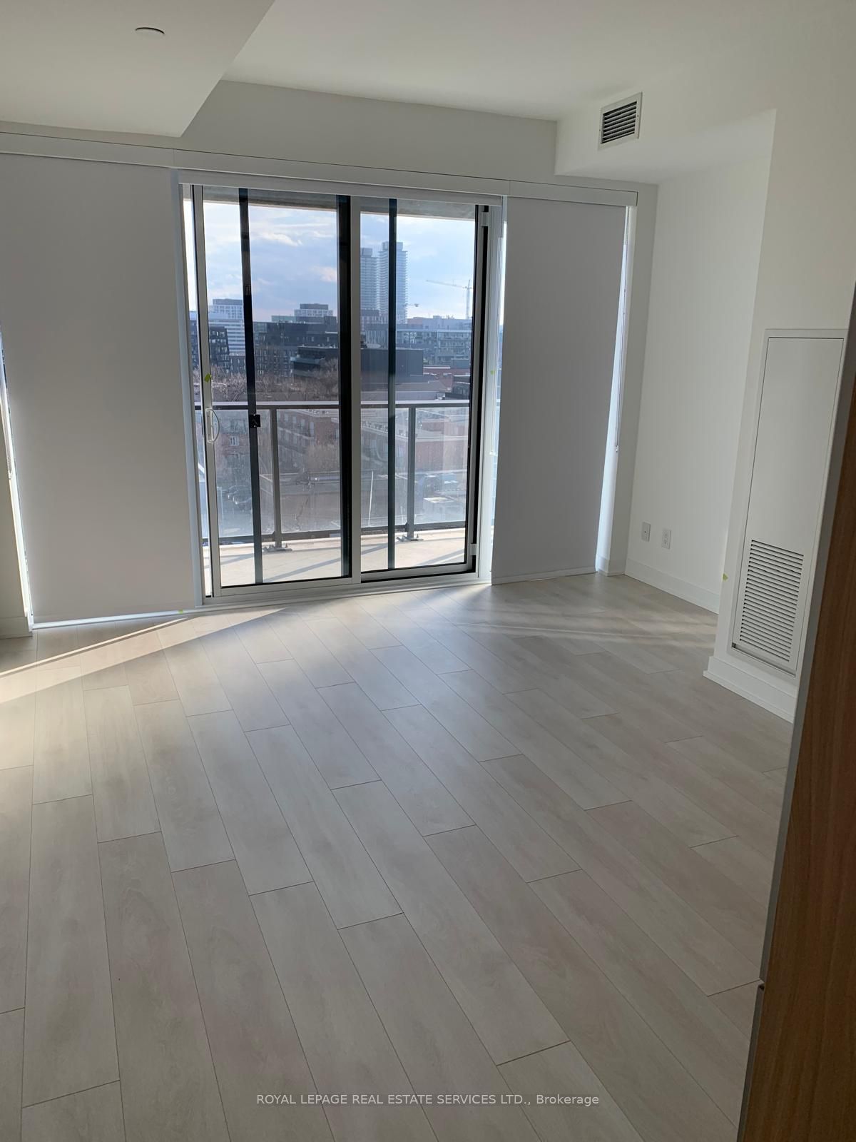 Unit 712 - 5 Defries Street, Toronto 4