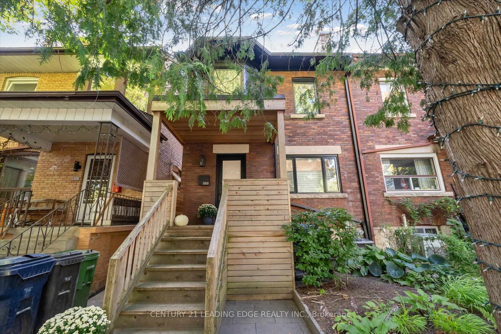 888 Manning Avenue, Toronto 5