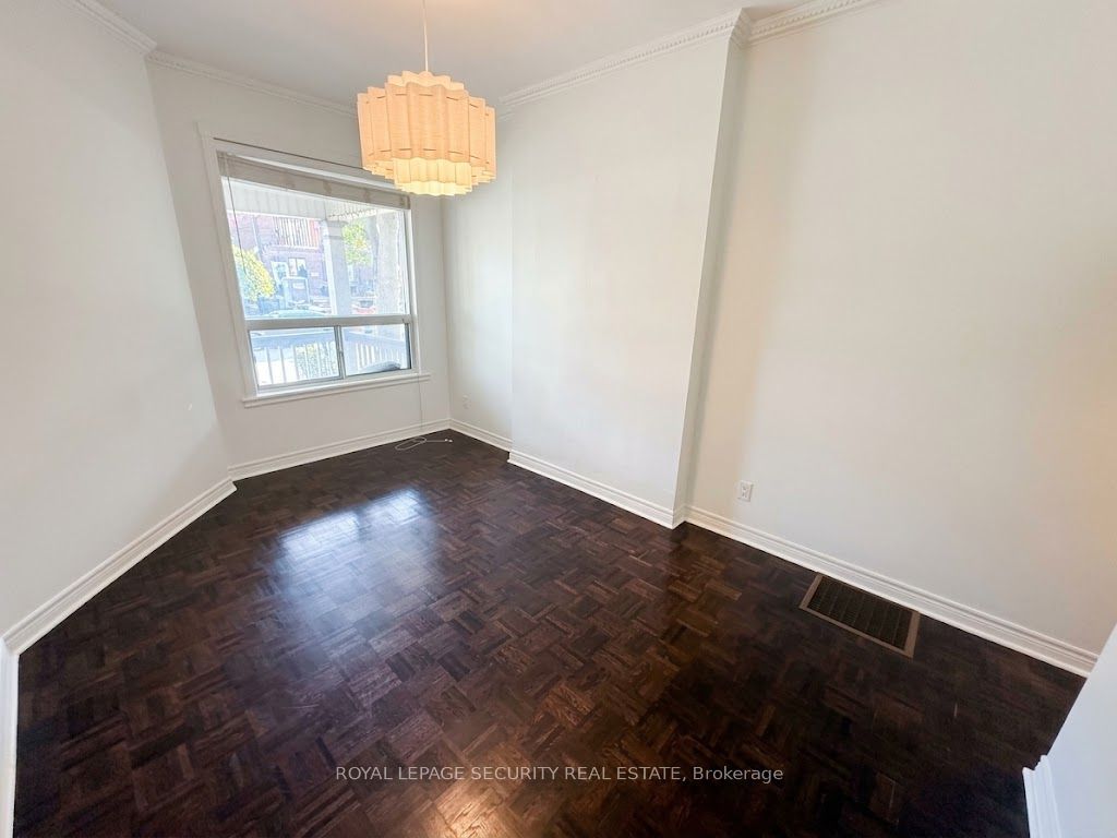 Unit Main Floor - 380 Crawford Street, Toronto 5
