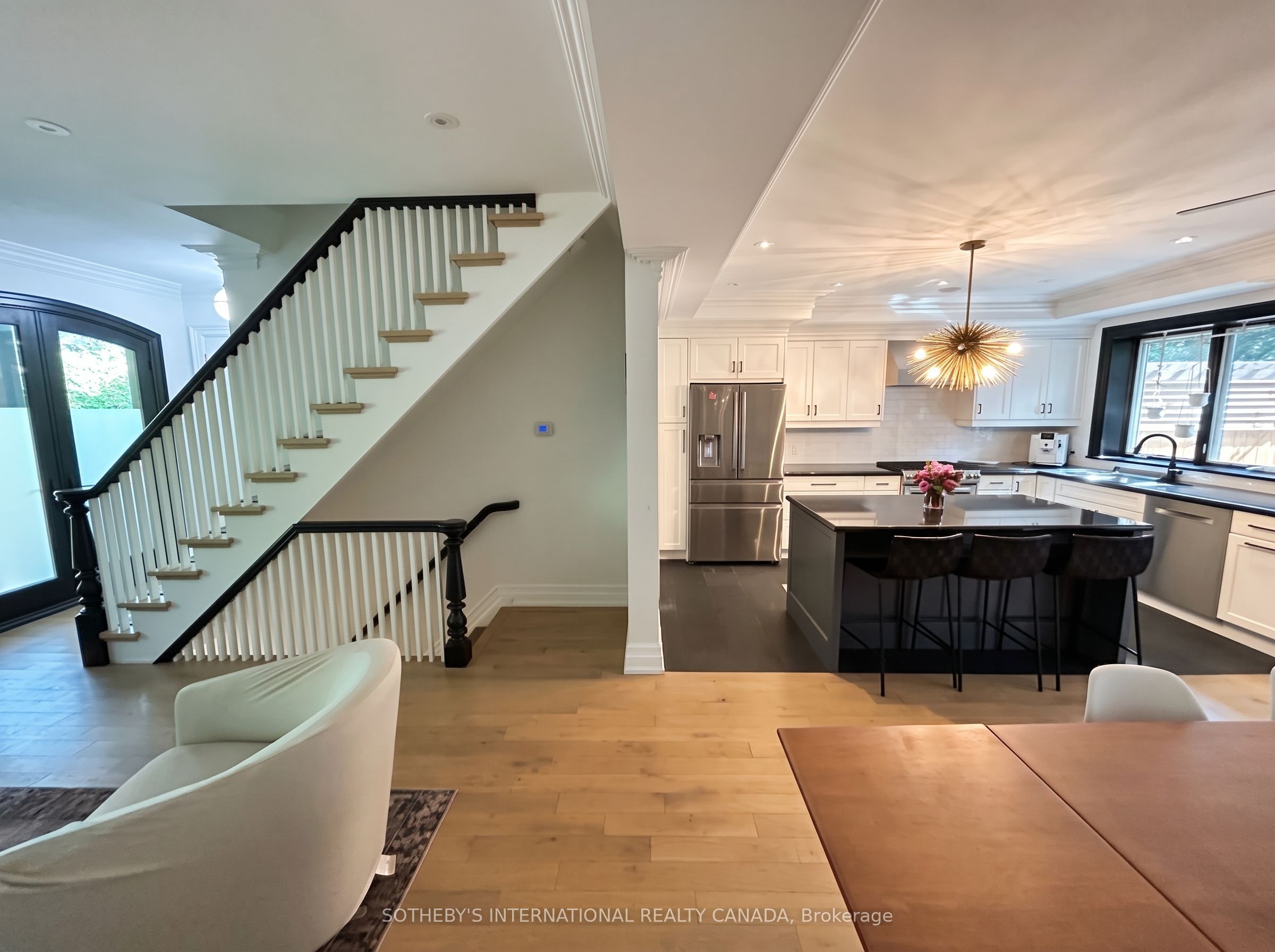 21 Hillcrest Park, Toronto 5