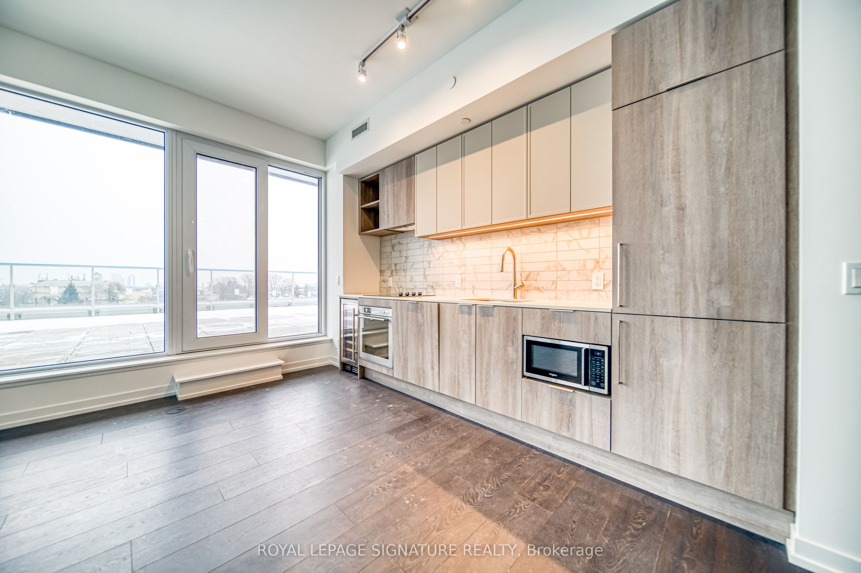 Unit 807 - 2020 Bathurst Street, Toronto 5