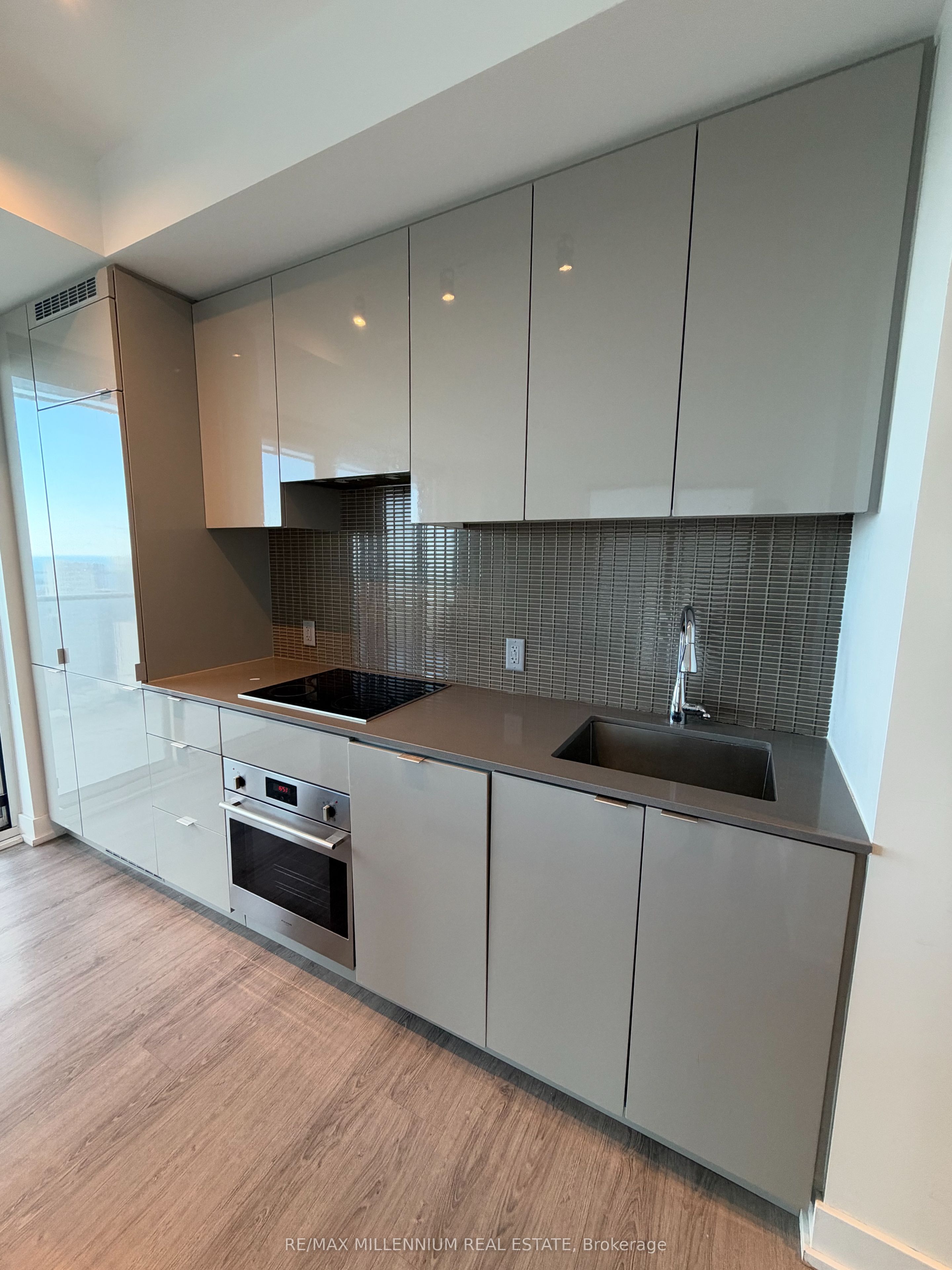 Unit 5710 - 7 Grenville Street, Toronto 5