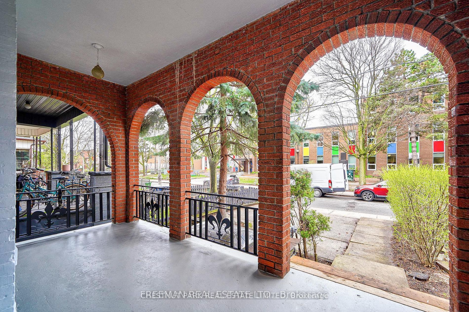 Unit Main Floor - 435 Manning Avenue, Toronto 4
