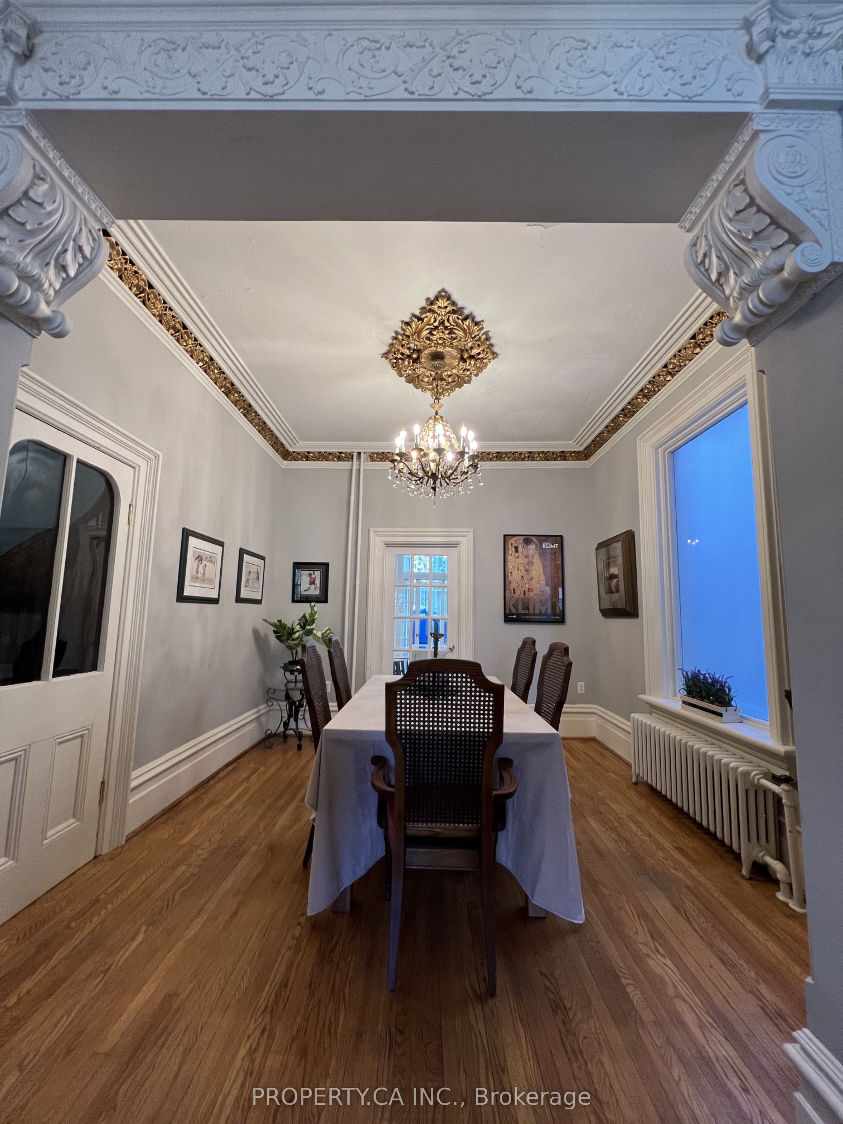 29 Lippincott Street, Toronto 3