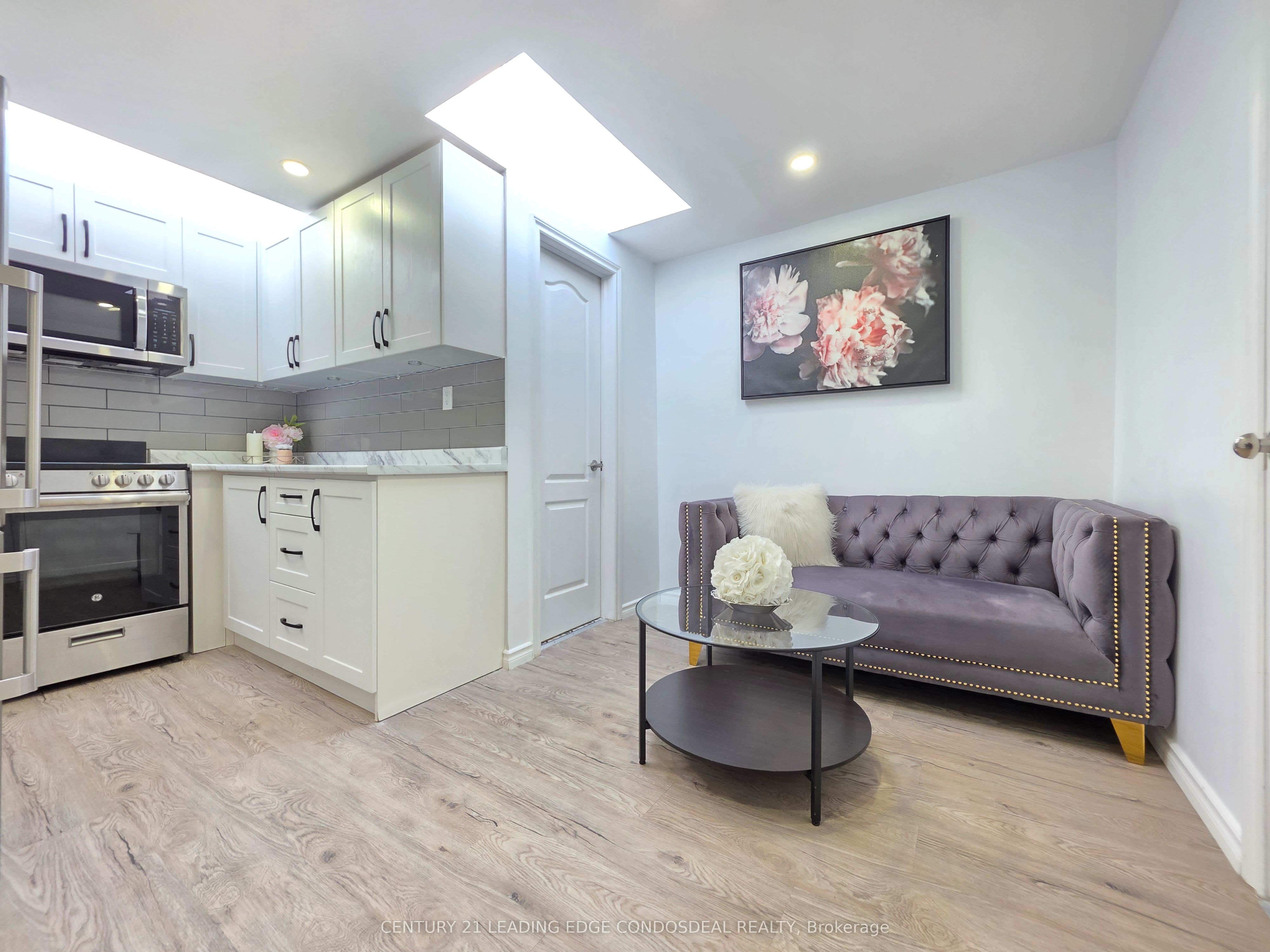 Unit 2B - 658 Dundas Street W, Toronto 3
