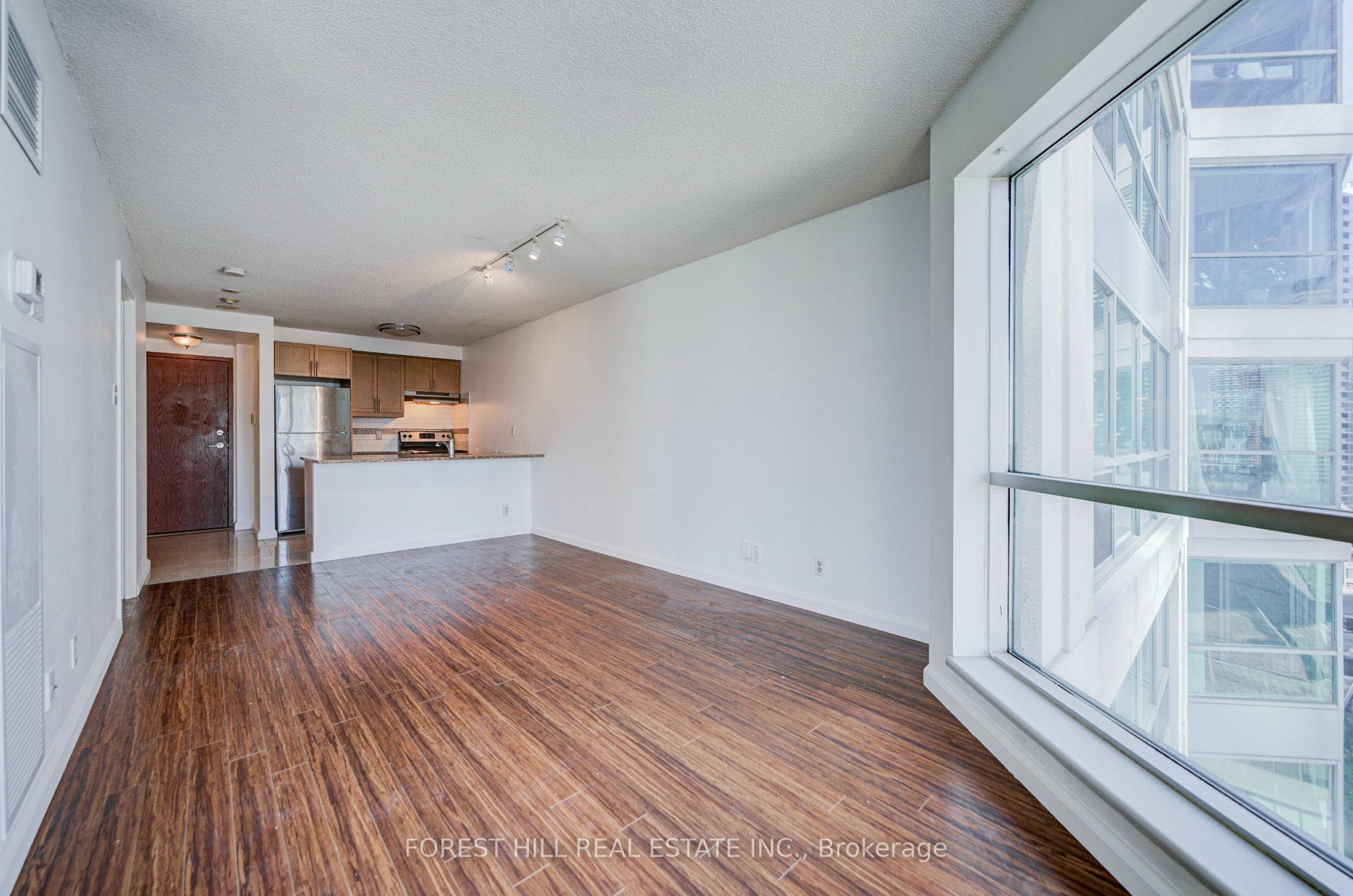 Unit 1810 - 10 Yonge Street, Toronto 2