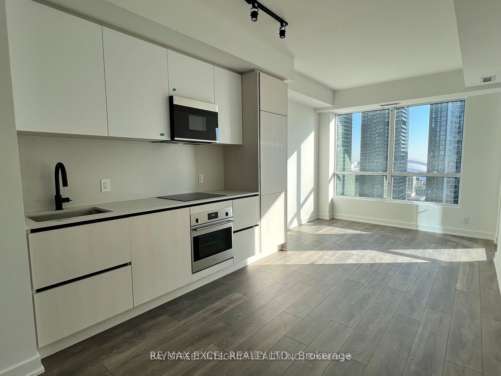 Unit 2708 - 108 Peter Street, Toronto 2