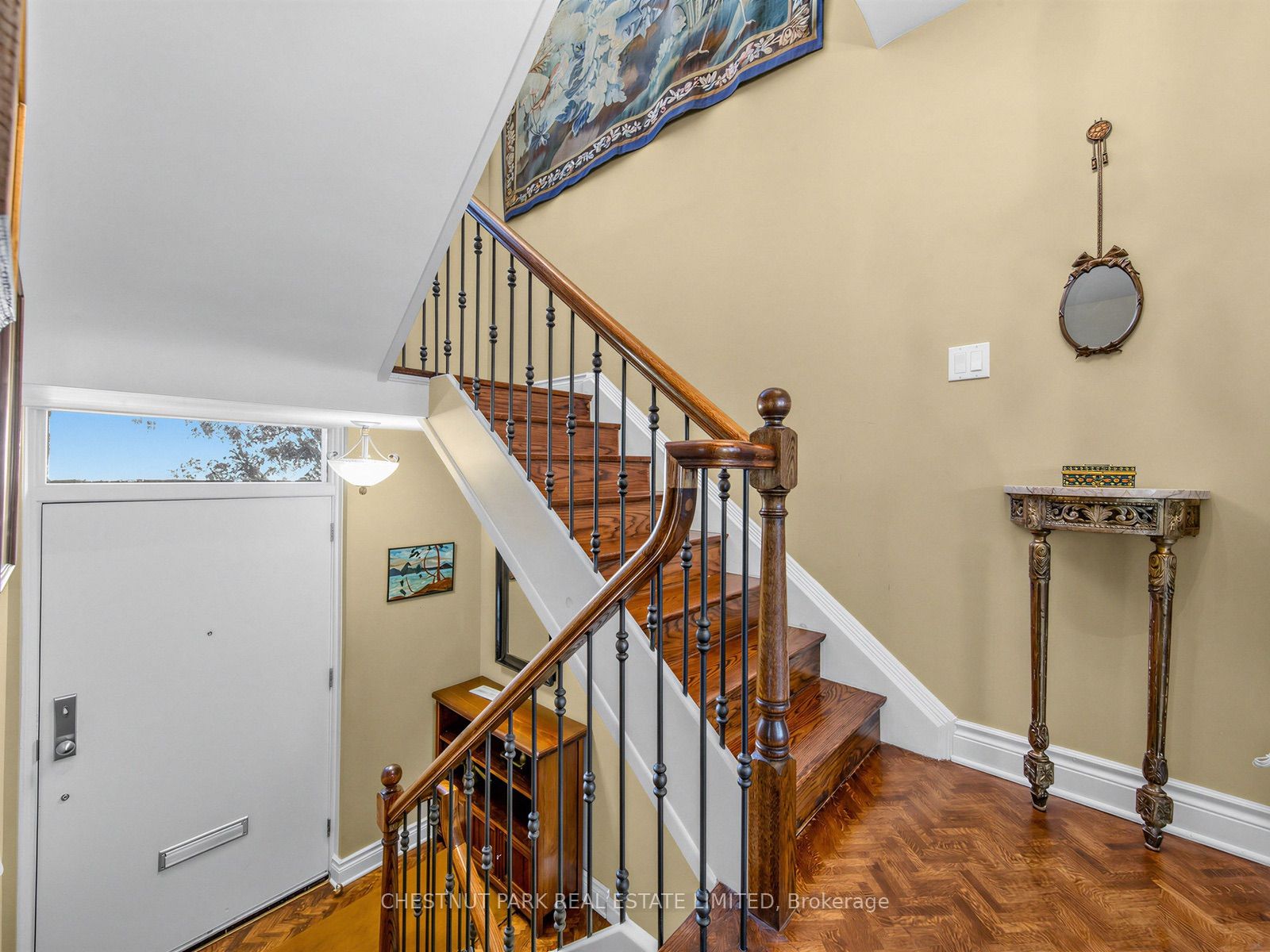 25 Clarendon Avenue, Toronto 2