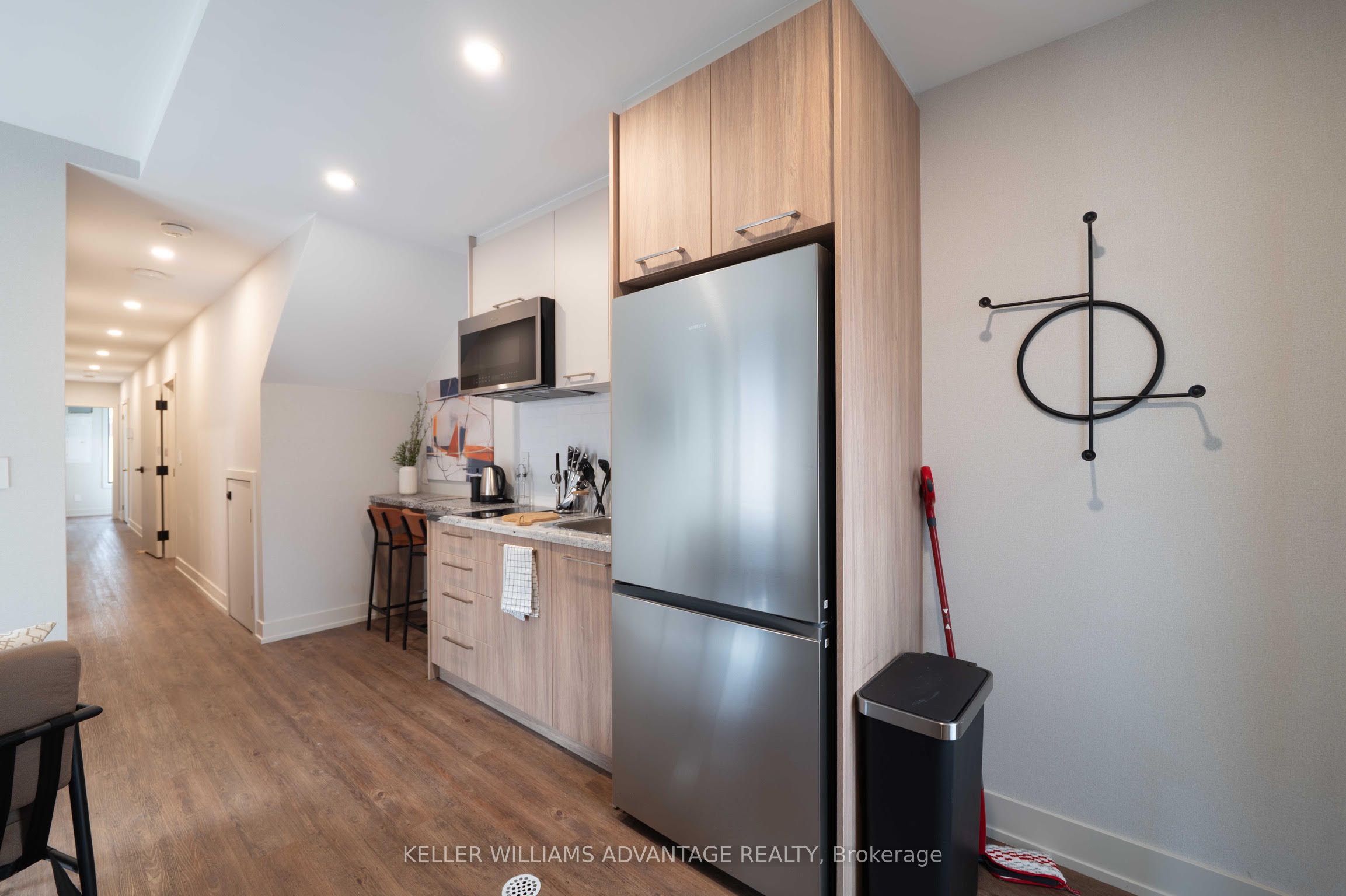 Unit 2 - 23 Ross Street, Toronto 4