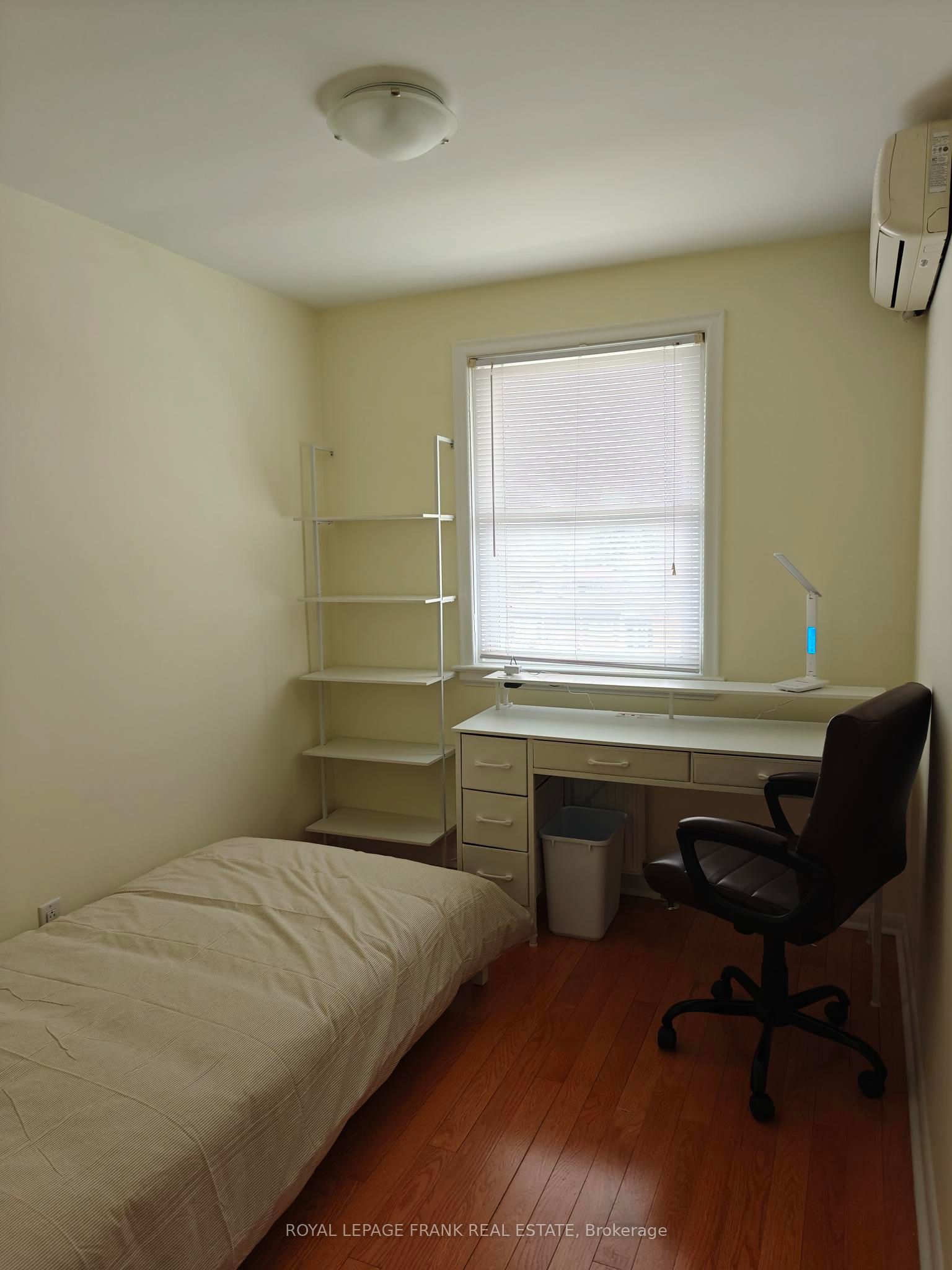 Unit Room 9 - 374 Central Park Boulevard S, Oshawa 2