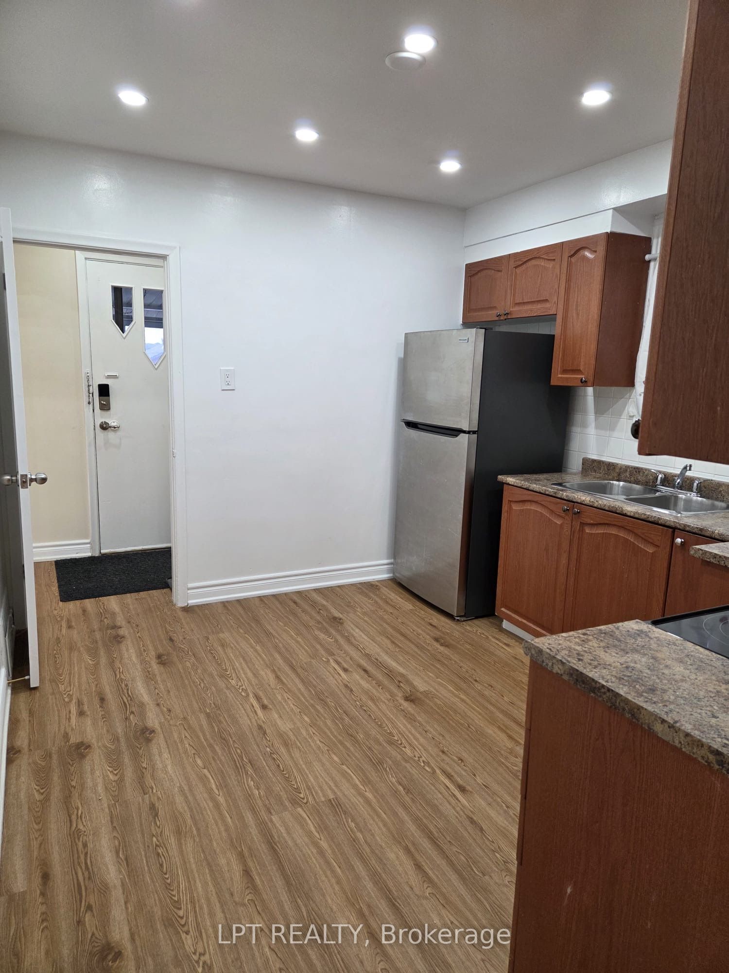 Unit Upper Only - 478 Brimley Road, Scarborough 5
