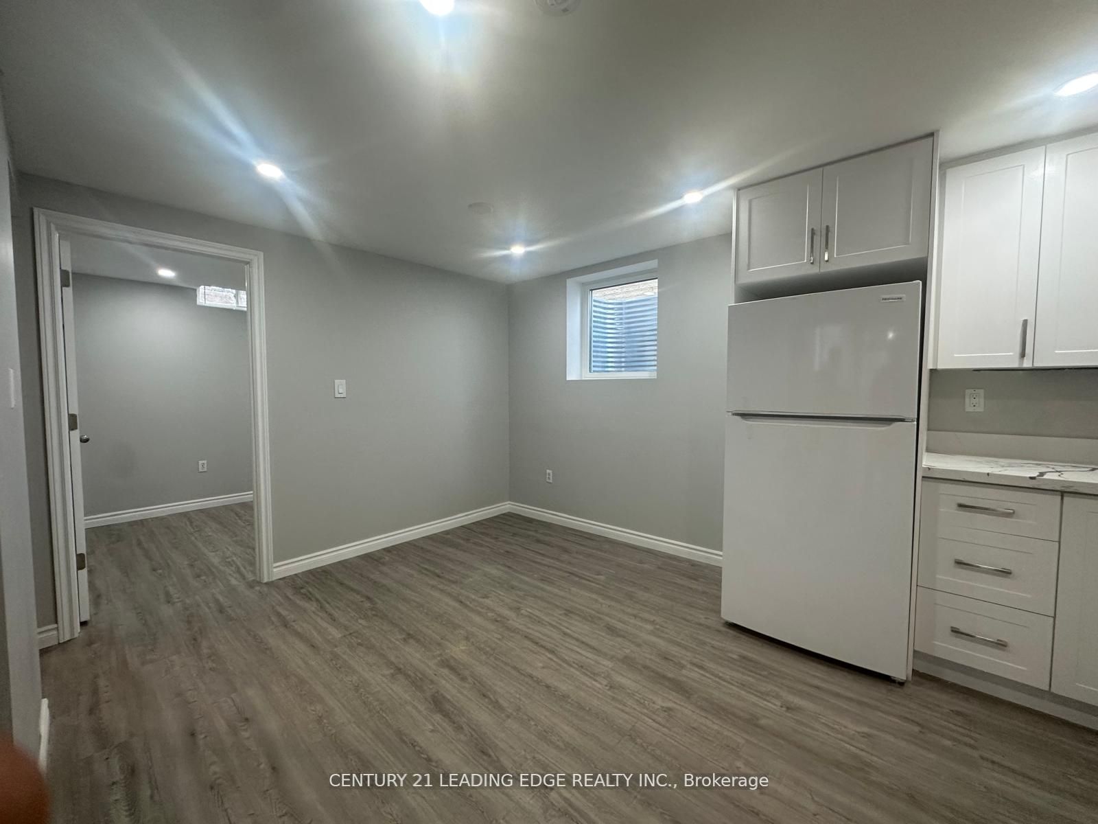 Unit Bsmt - 618 Beckworth Square, Pickering 3