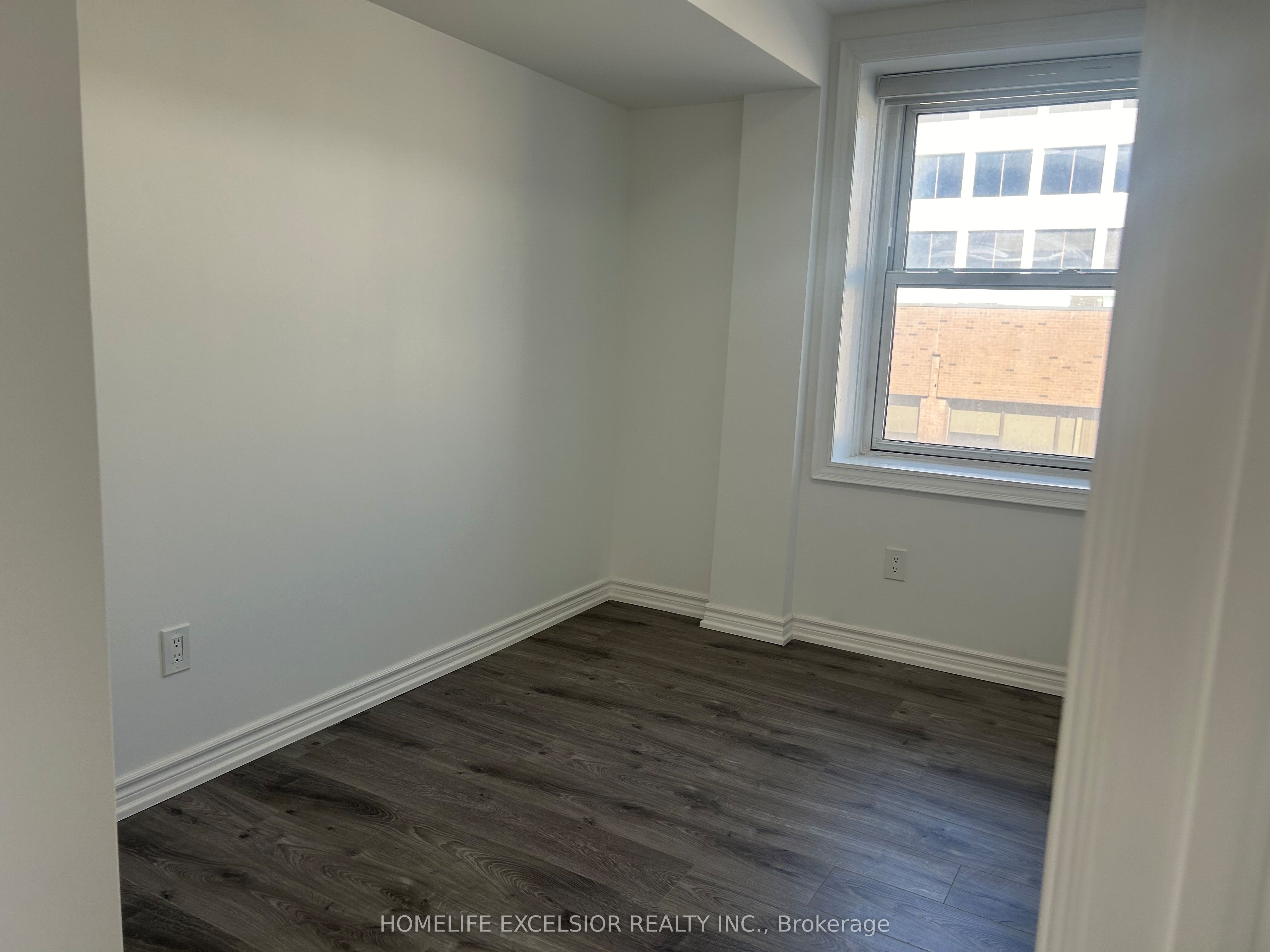Unit Unit 6 - 3 Simcoe Street S, Oshawa 3