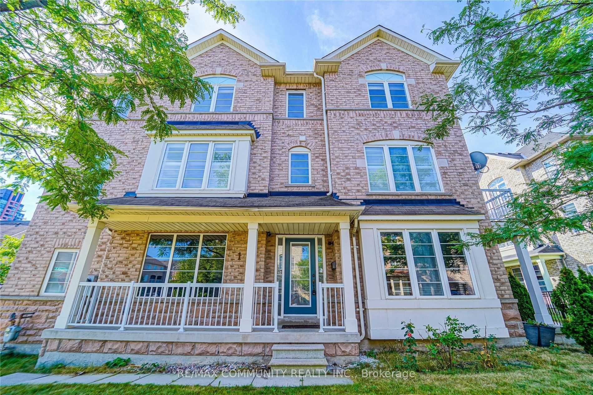 1 Burnsborough Main Street, Ajax 1