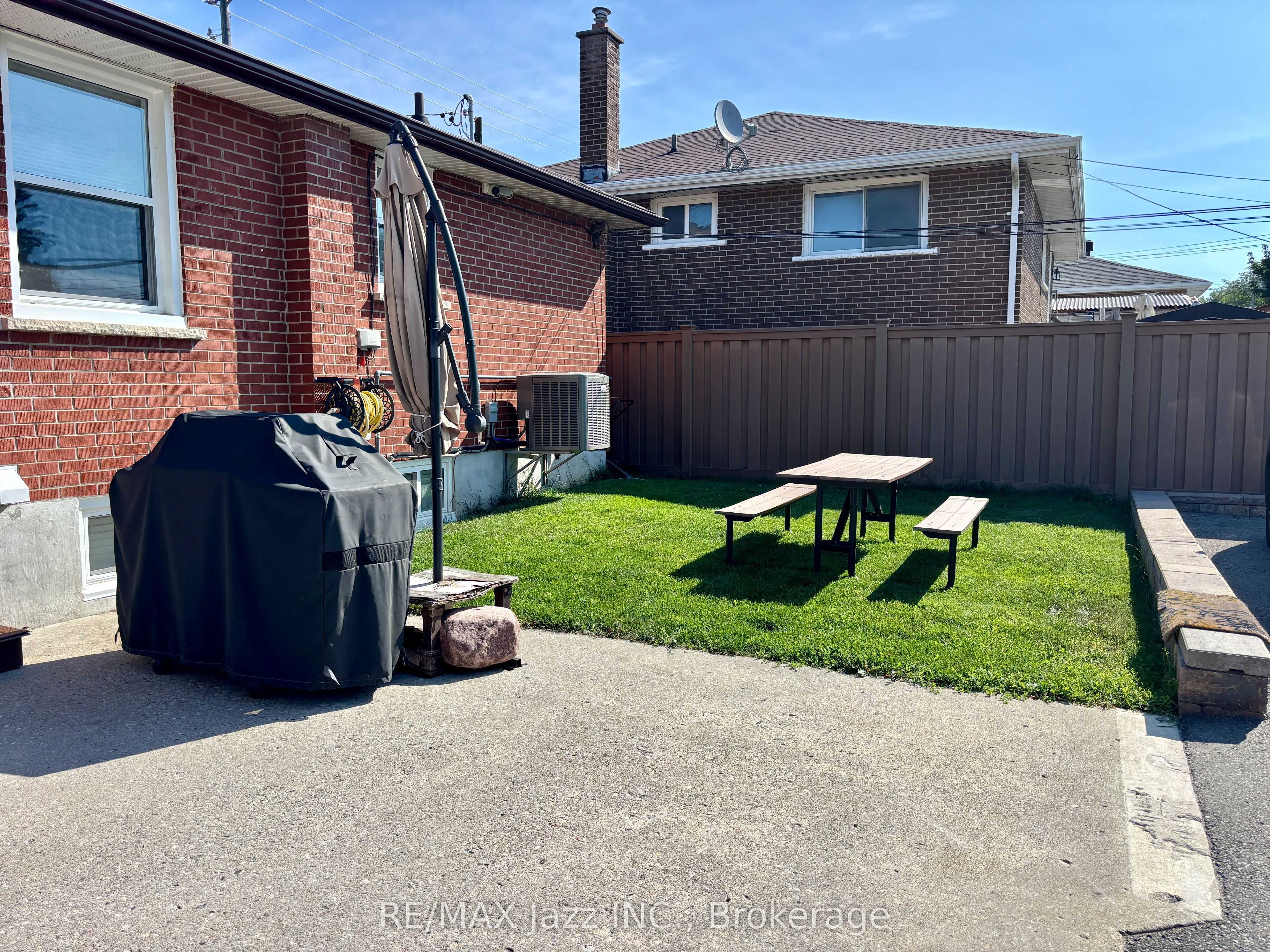 Unit Unit 2 - 751 Phillip Murray Avenue, Oshawa 2
