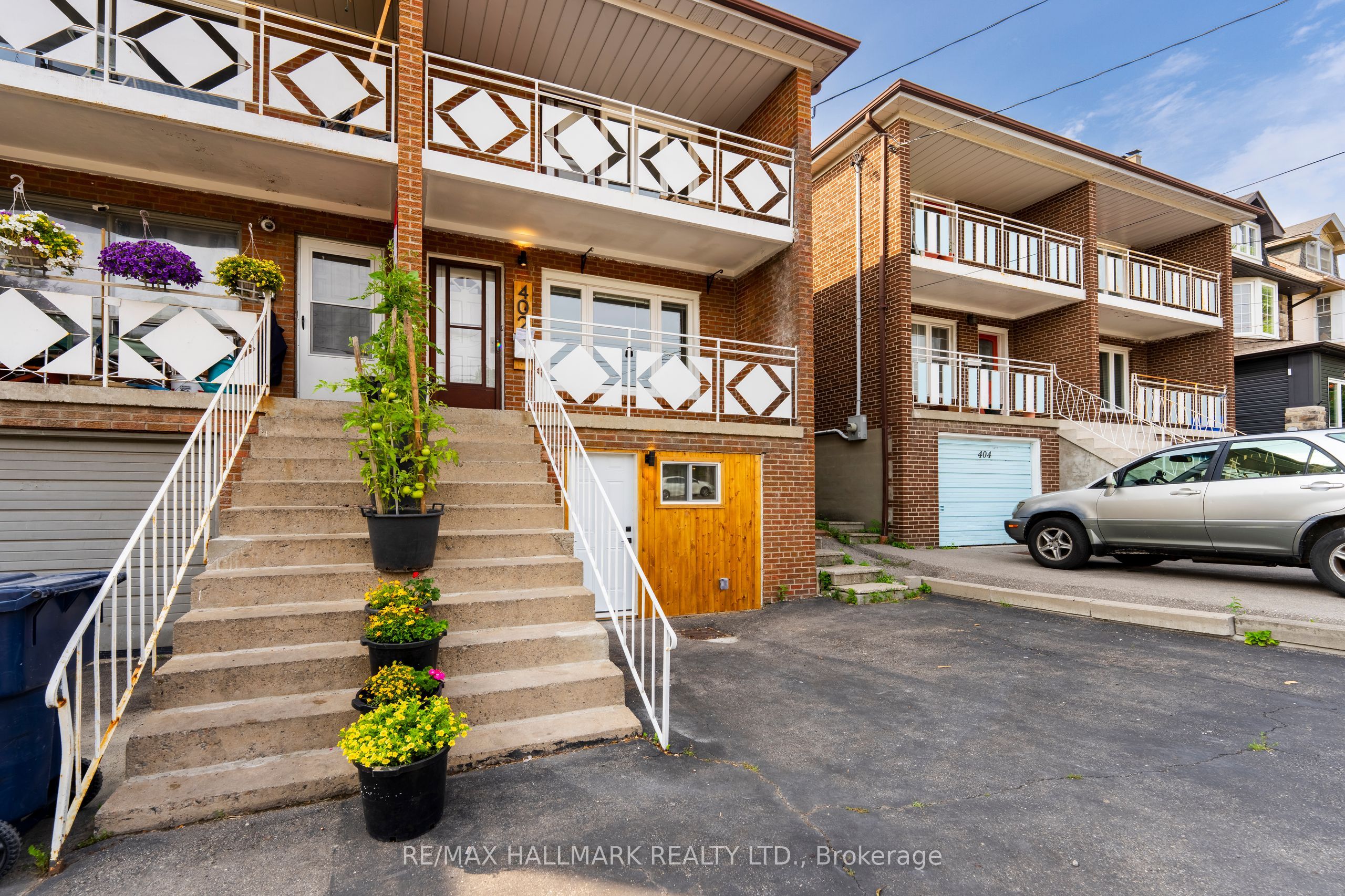 Unit UPPER / 2ND - 402 Kingston Road, Toronto 4