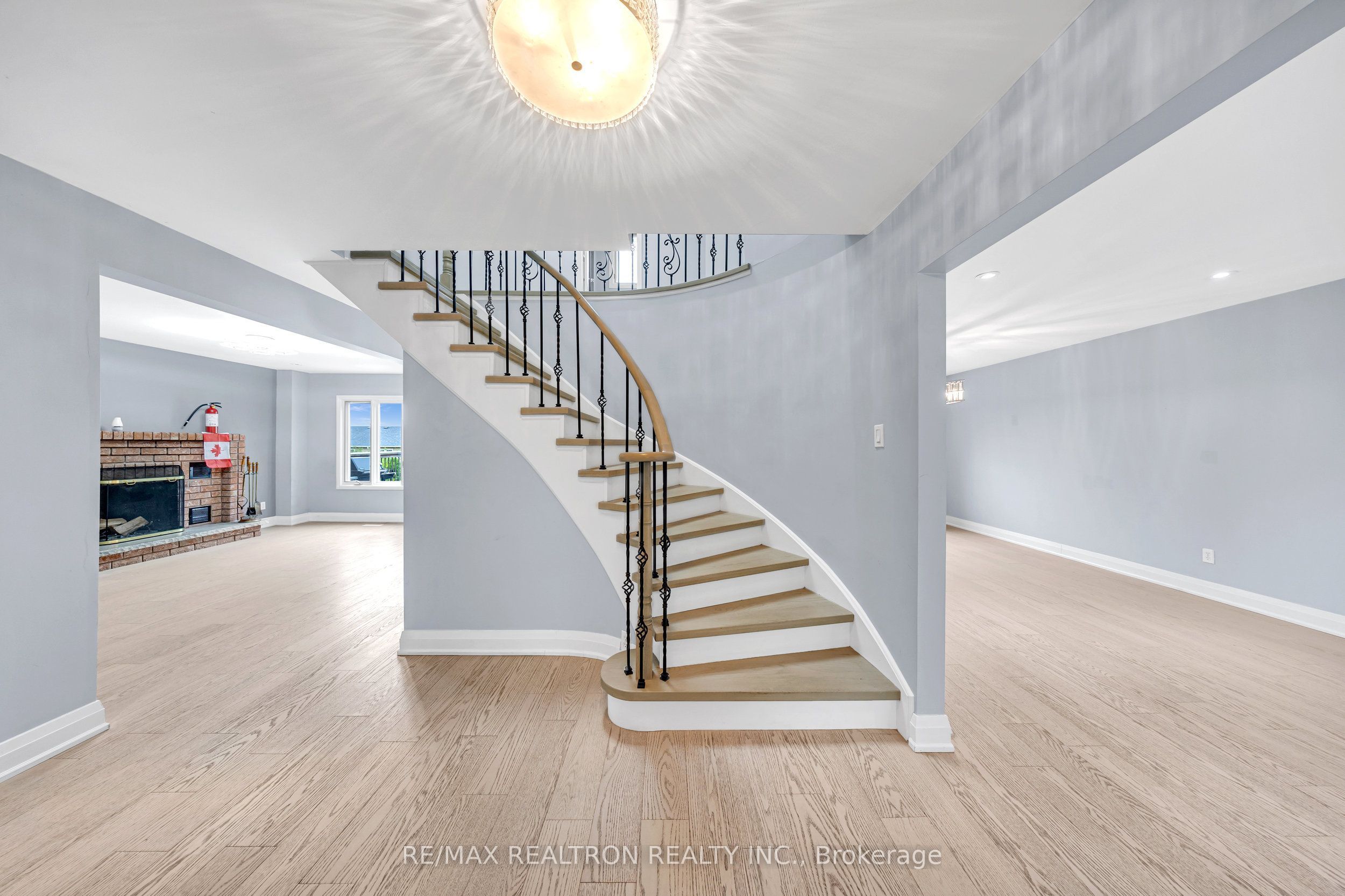 Unit Upper - 141 Hialeah Crescent, Whitby 2