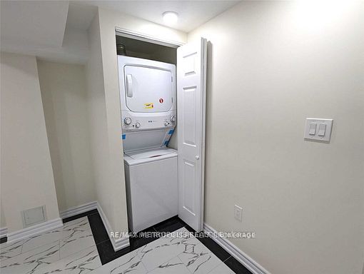 Unit Bsmt - 595 Gibbons Street, Oshawa 4