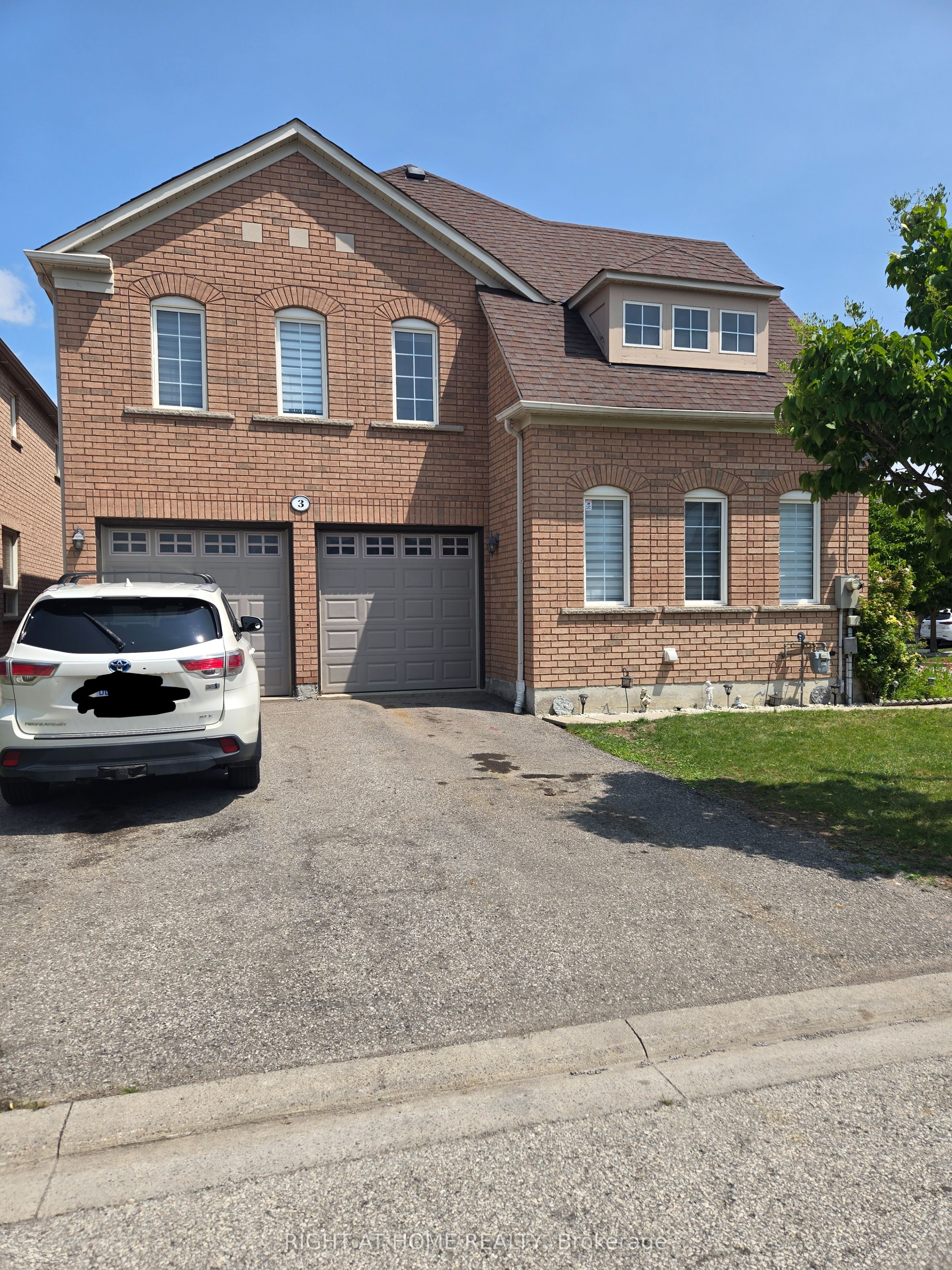 3 Wainwright Drive, Ajax 2
