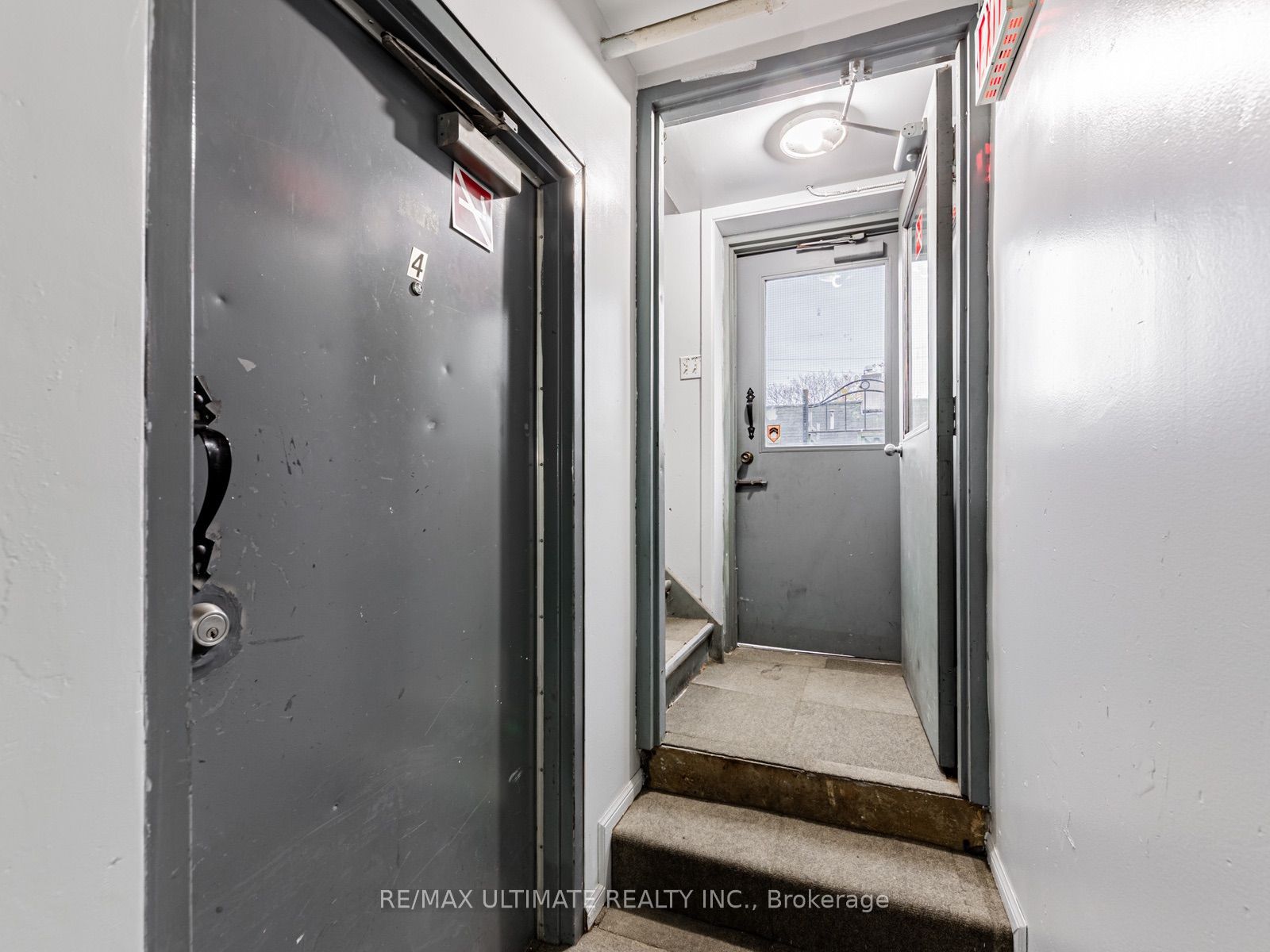 Unit 4 - 996 Queen Street E, Toronto 5