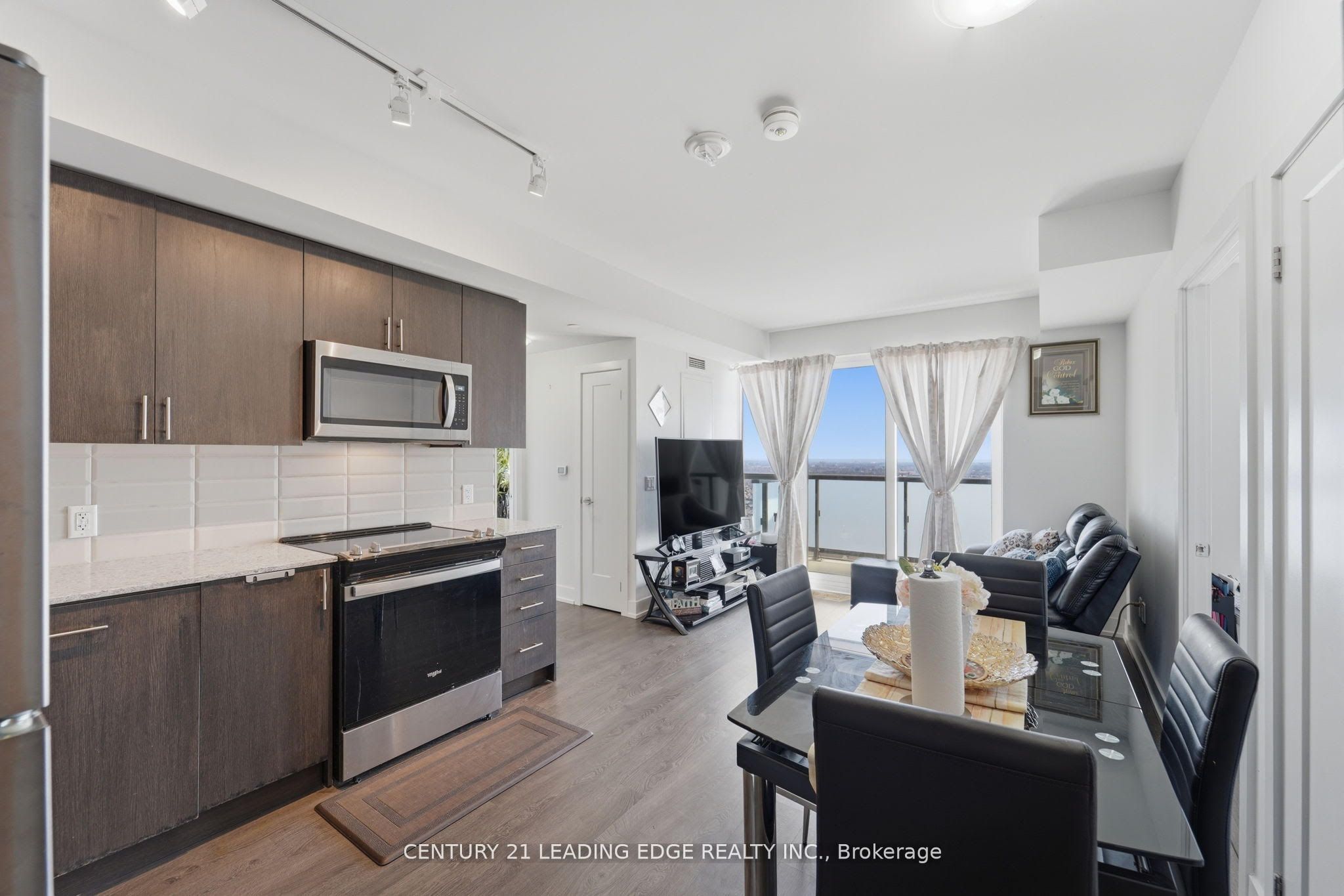 Unit 2516 - 2550 Simcoe Street N, Oshawa 3