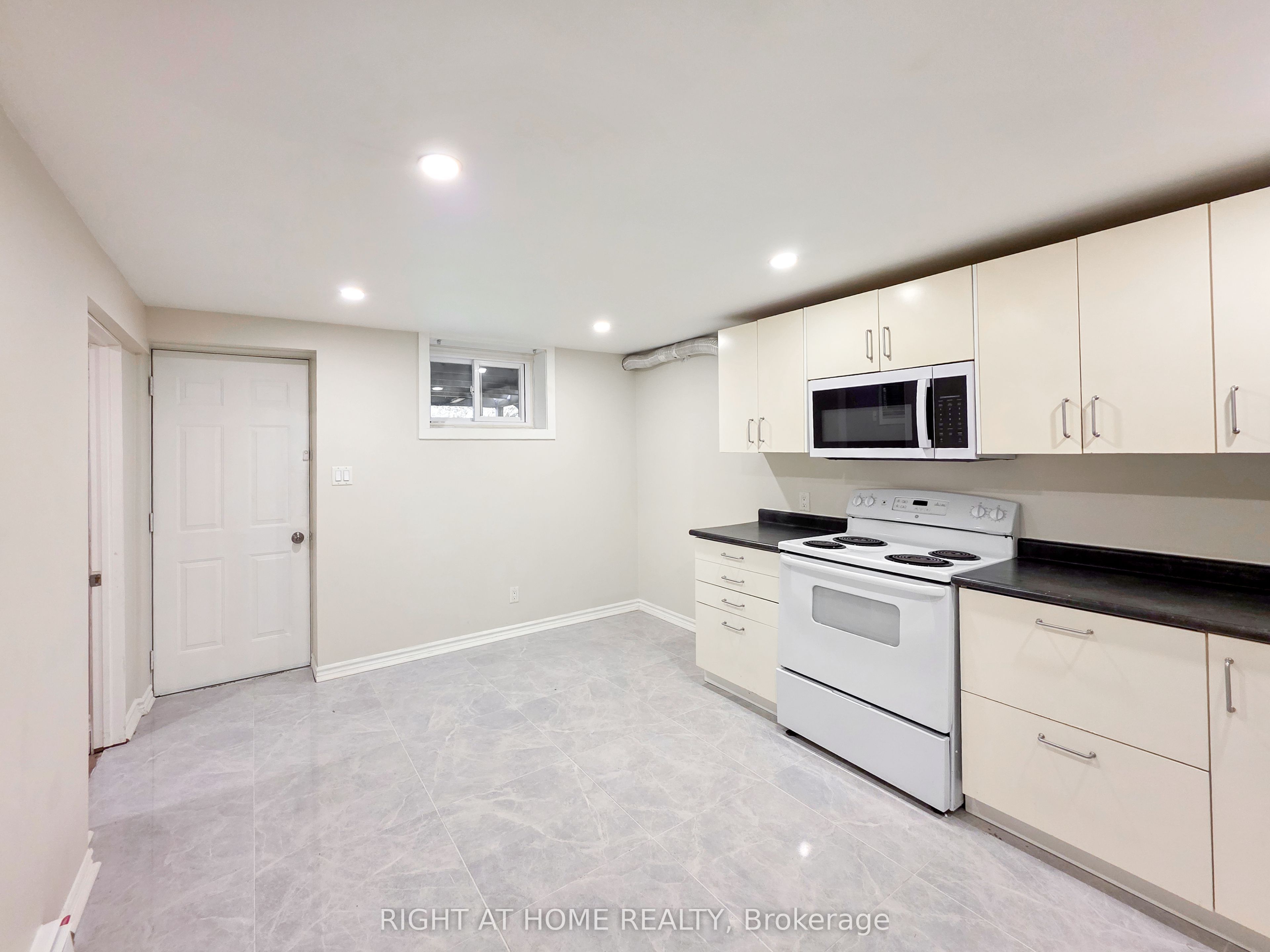 Unit Lower - 708 Carnegie Avenue, Oshawa 5