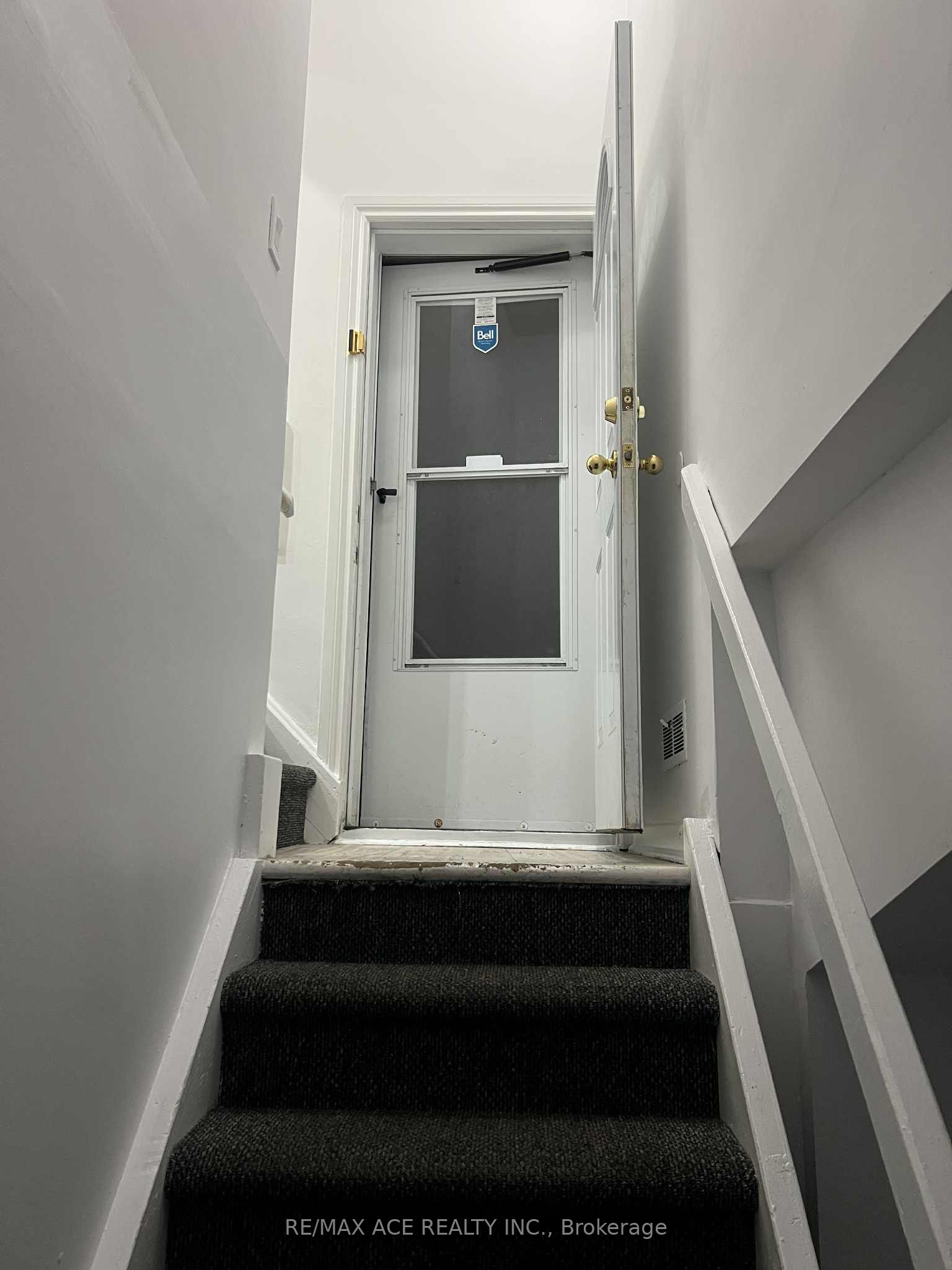 Unit Bsmt - 137 Janray Drive, Scarborough 2