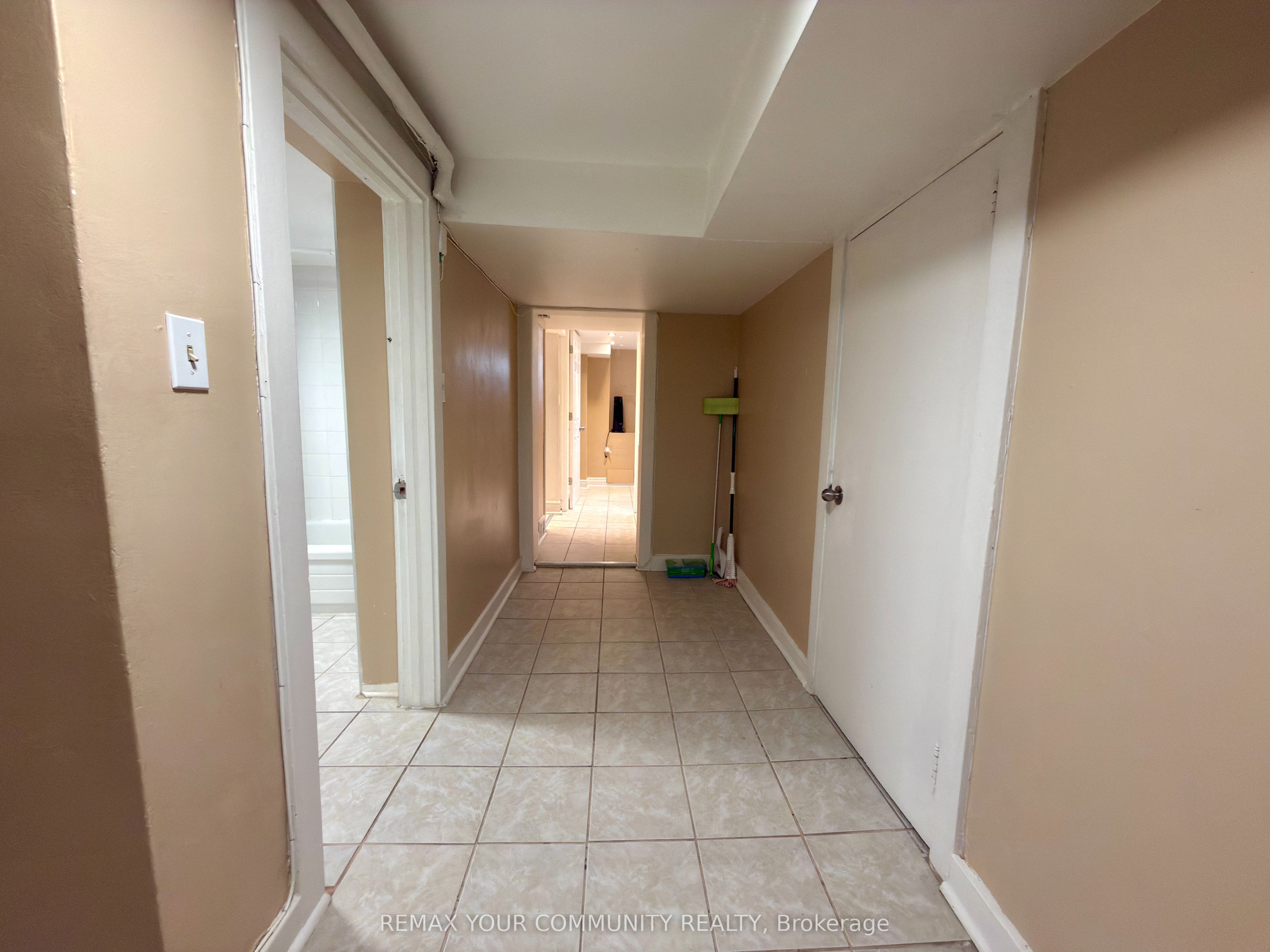 Unit Lower Room 2 - 86 Lesmount Avenue, Toronto 5